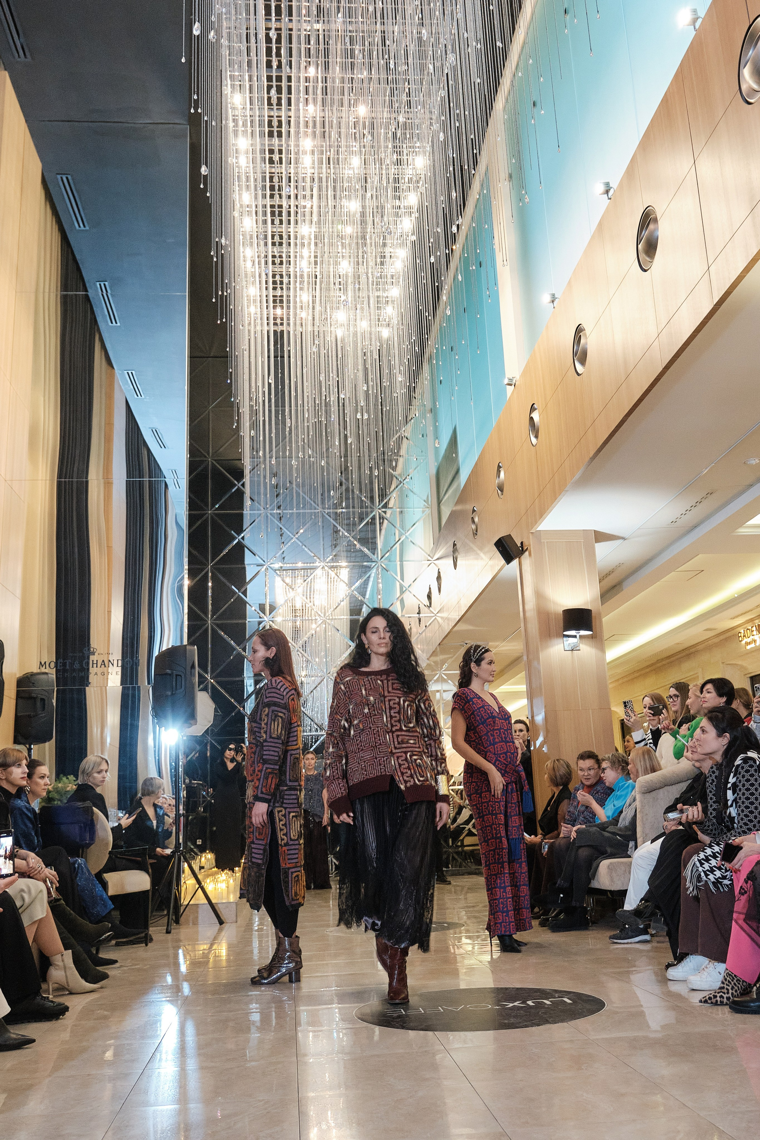 Показ коллекции (Мария Варламова). Свадебный фотограф в Екатеринбурге Соседков Евгений