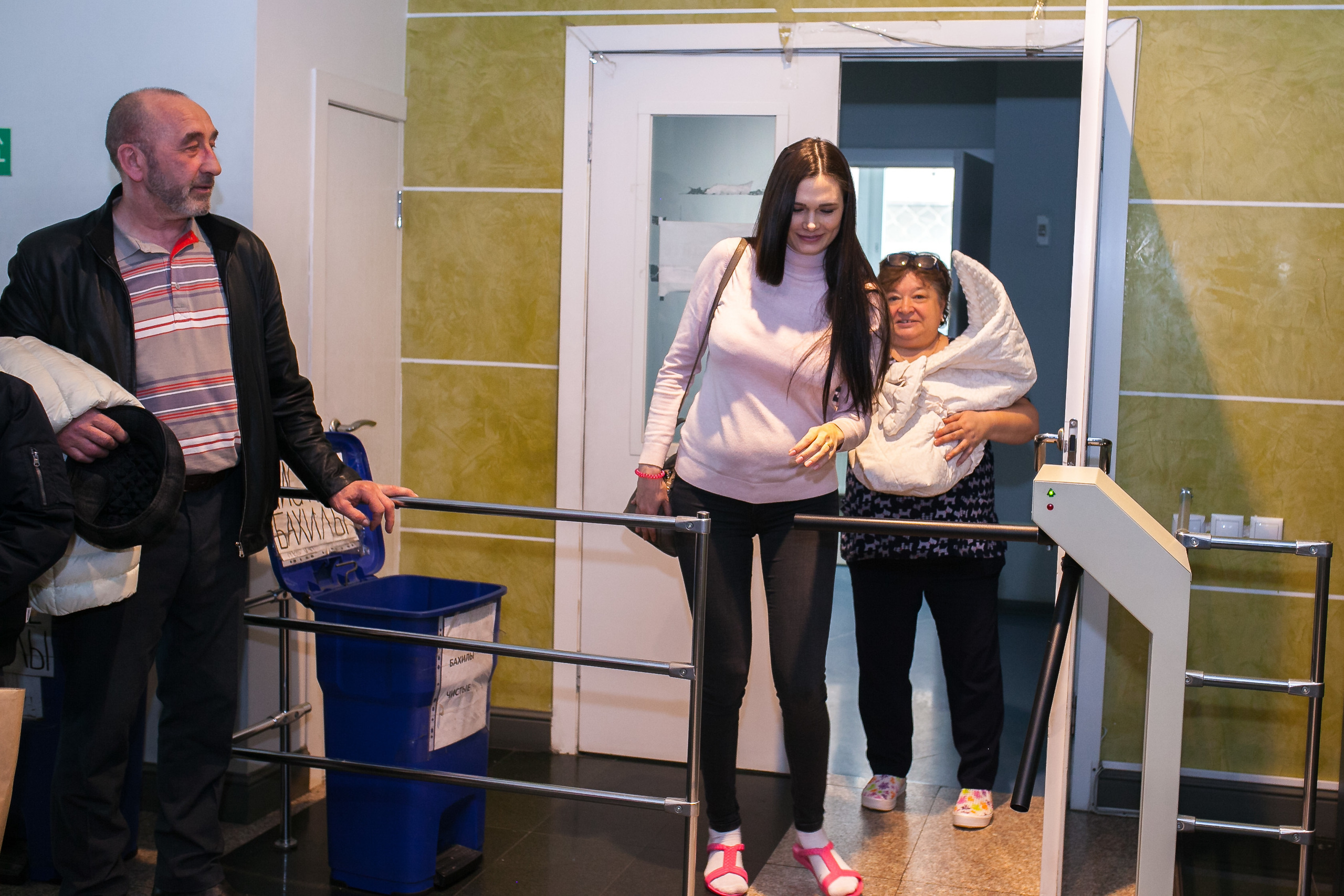 Выписка из роддома. Свадебный, семейный и детский фотограф в Иркутске Жанат Уразгалиев