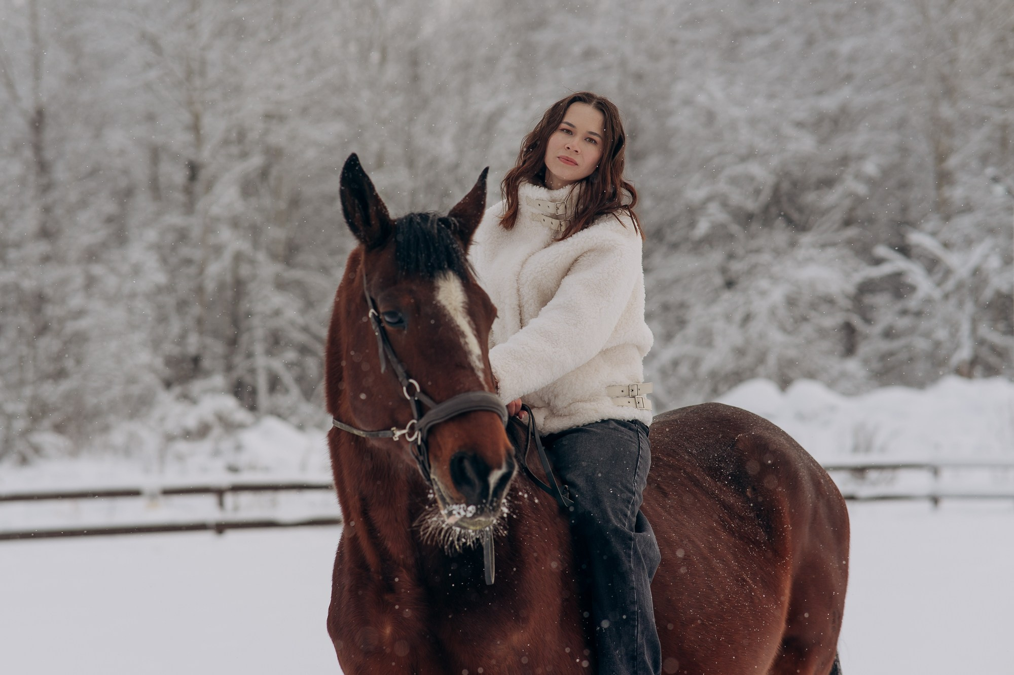 Фотосессия девушки с лошадью. Свадебный и репортажный фотограф в Ярославле Евгений Сальников