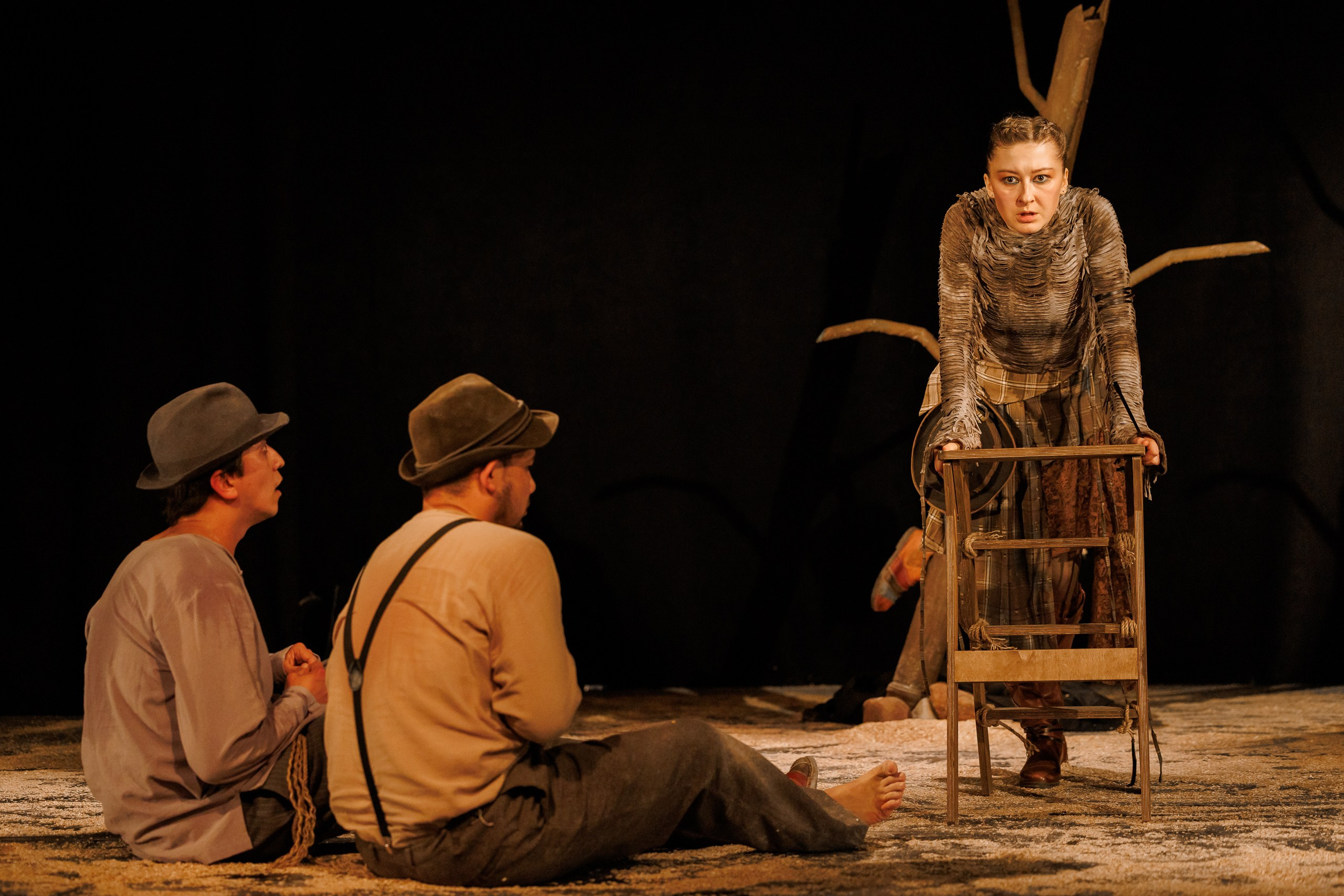 Спектакль «В ожидании Годо» от театра Д. Лица в СПб. Фотограф в Санкт-Петербурге — Сергей Петров