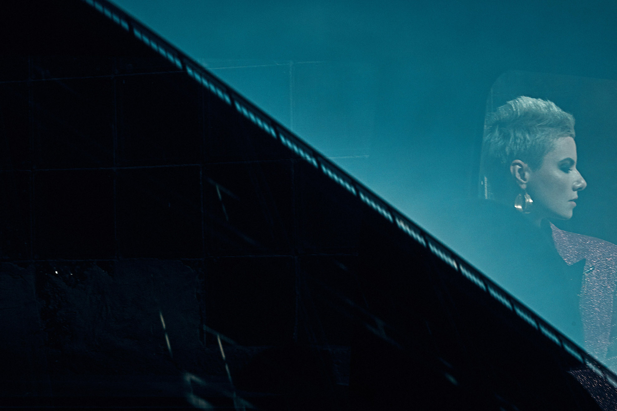 DARK TIMES, BRIGHT LIGHTS. Yulia Otroschenko