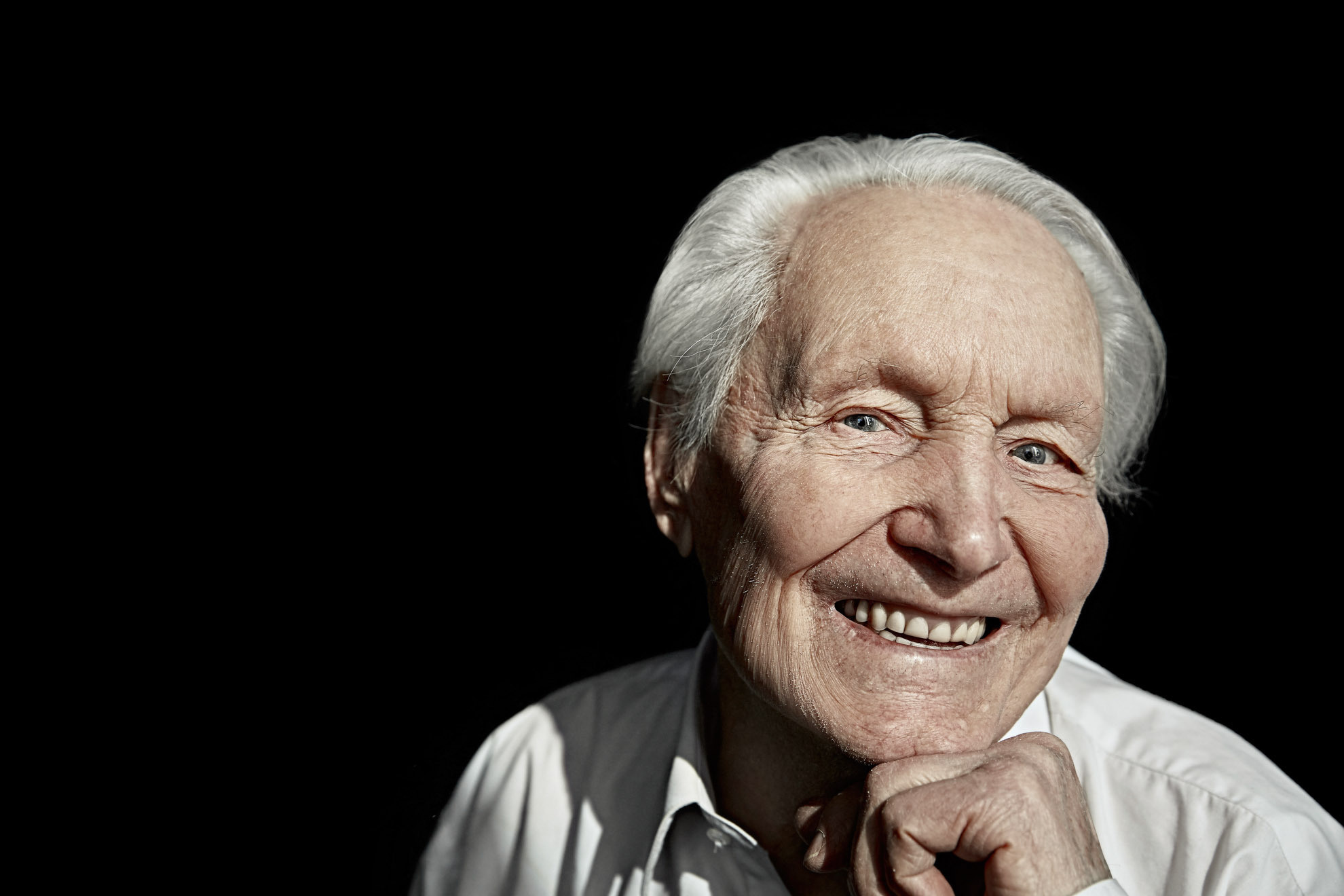 AGE OF POWER. Yulia Otroschenko