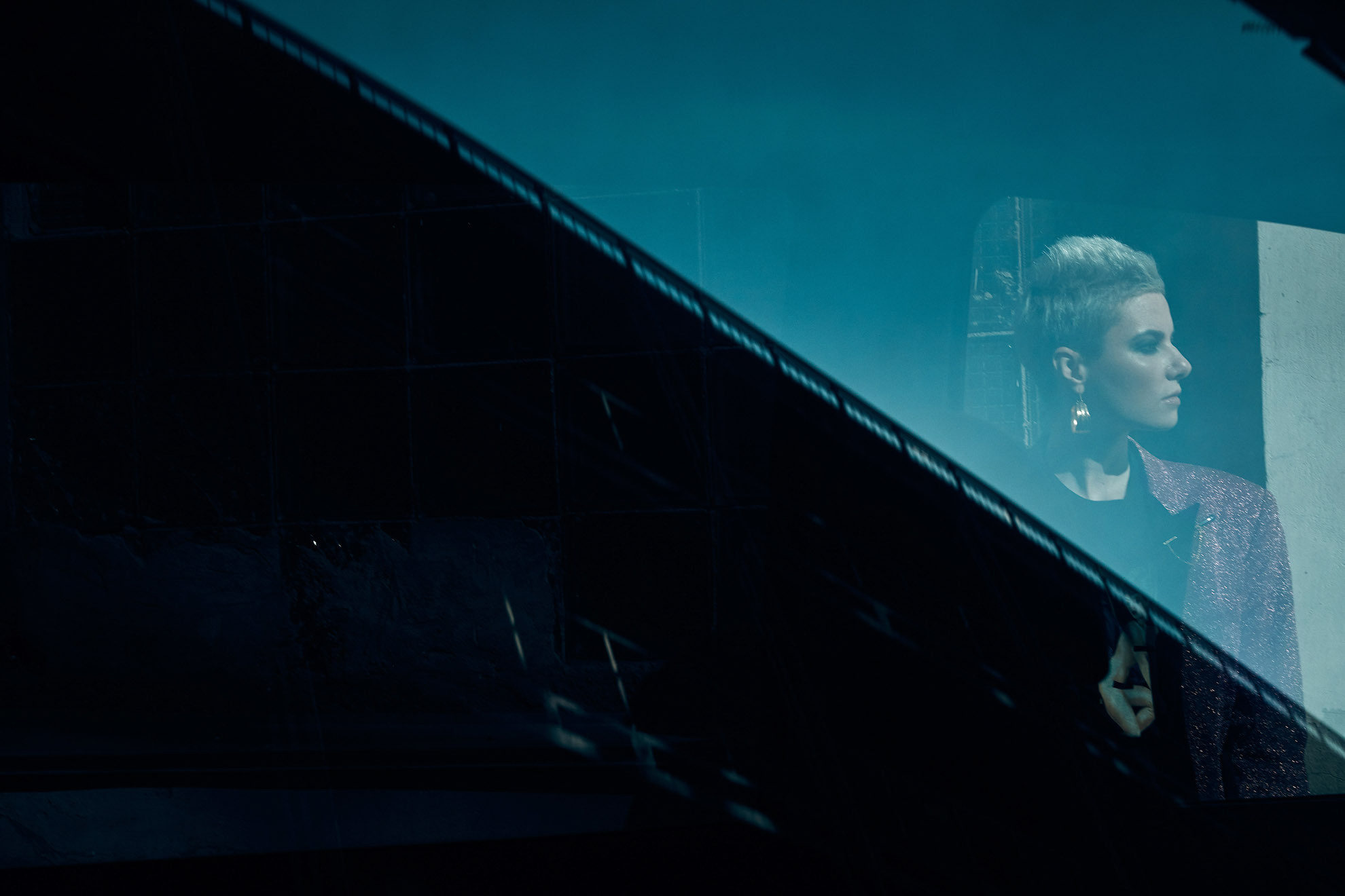 DARK TIMES, BRIGHT LIGHTS. Yulia Otroschenko