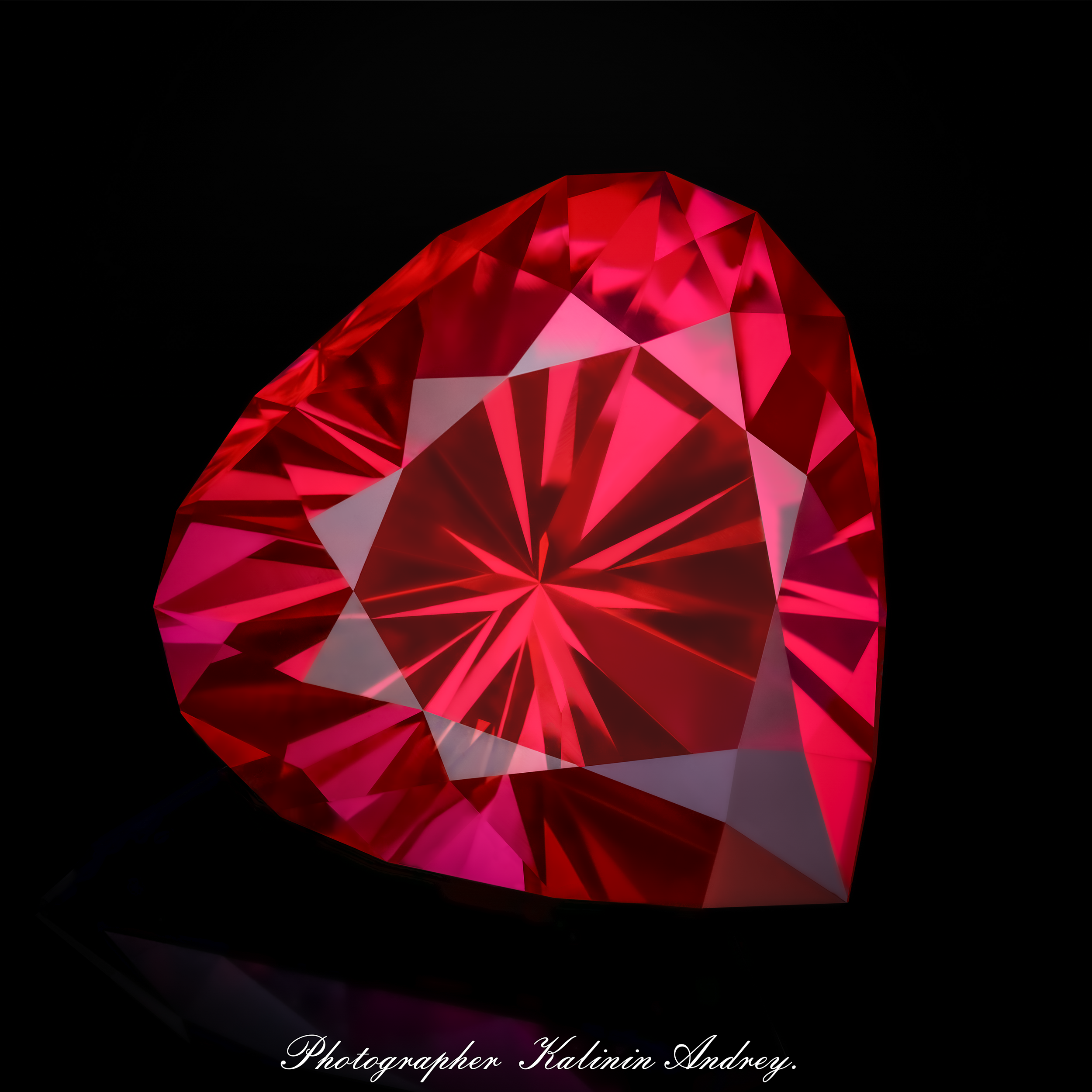 Профессиональная уникальная рекламная фотосъёмка драгоценных в Москве  тел +7 966-003-13-07. Высококачественная профессиональная рекламная фотосъёмка ювелирных украшений, драгоценных камней в Москве. Обучение, консультация