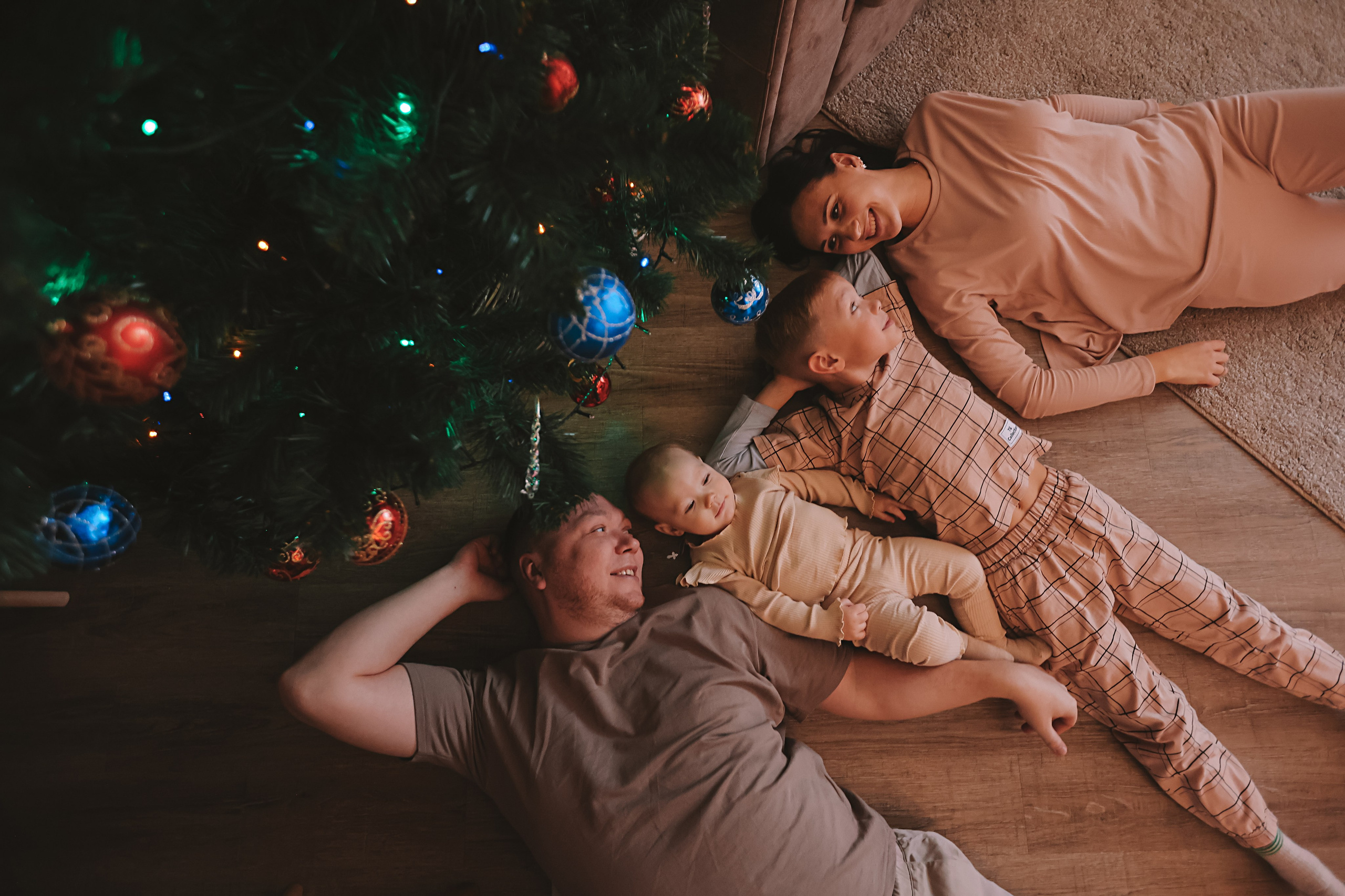 Дома. Семейный фотограф Тюмень, фотограф на роды Салмина Мария