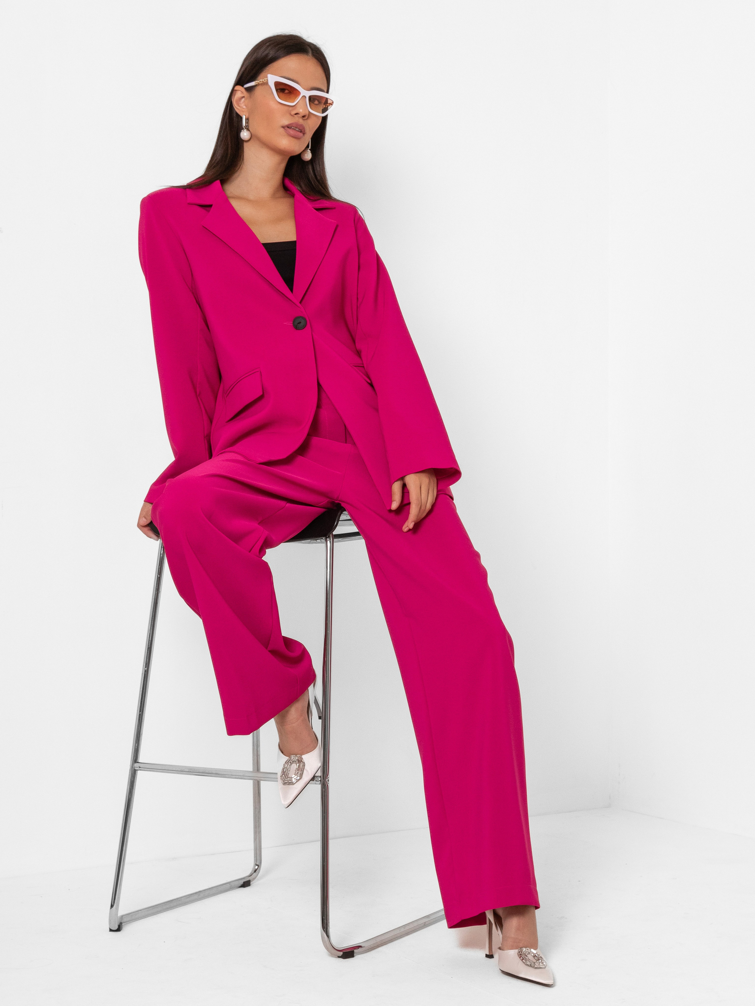 Костюмы женские. Фотостудия для Wildberries Ozon