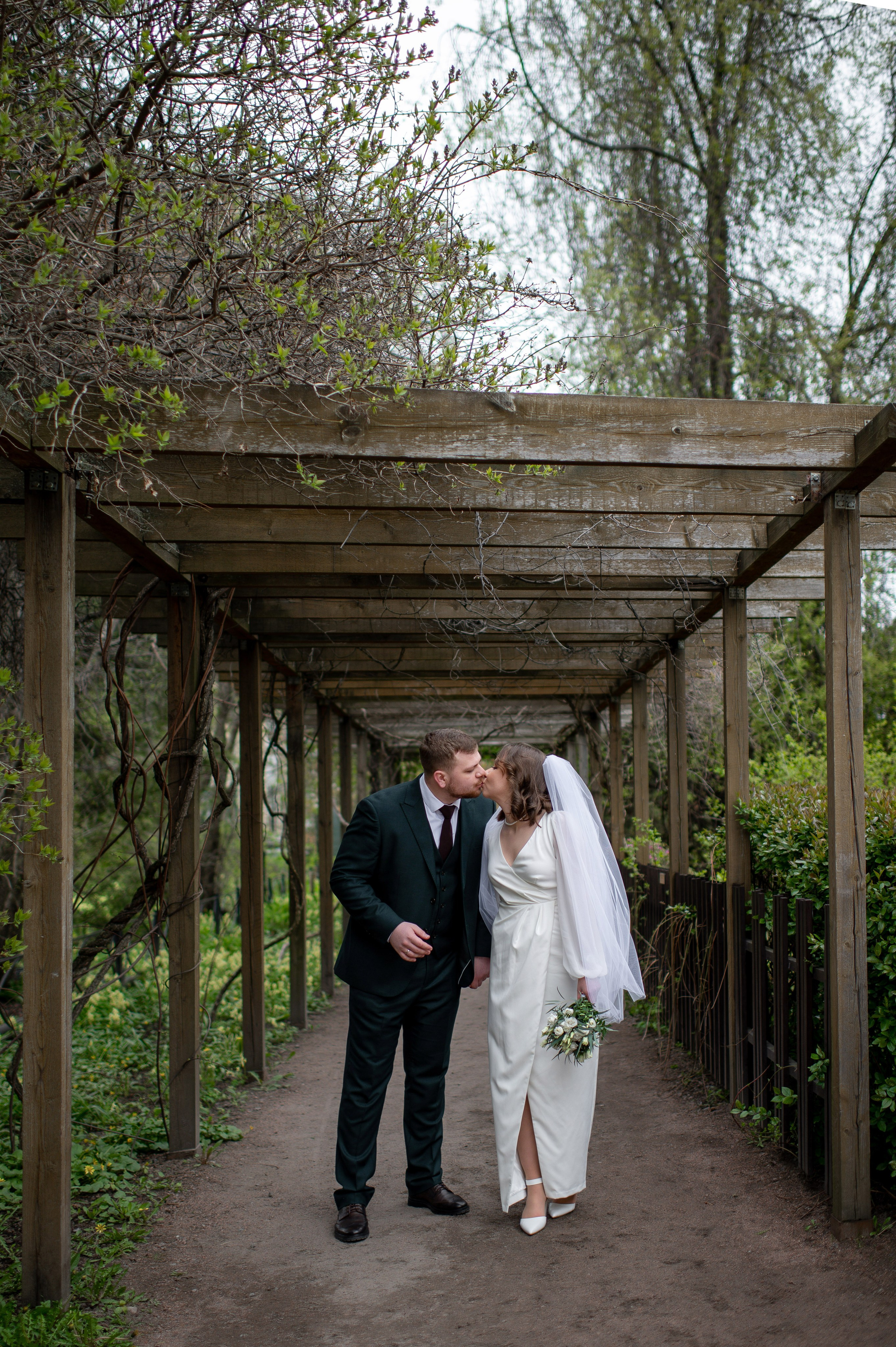 Ксения и Егор (фотосессия в ЗАГСе Петроградского района, Ботаническом саду с сакурой). Портретный, семейный и свадебный фотограф в Санкт-Петербурге и в Пушкине Ширяев Денис