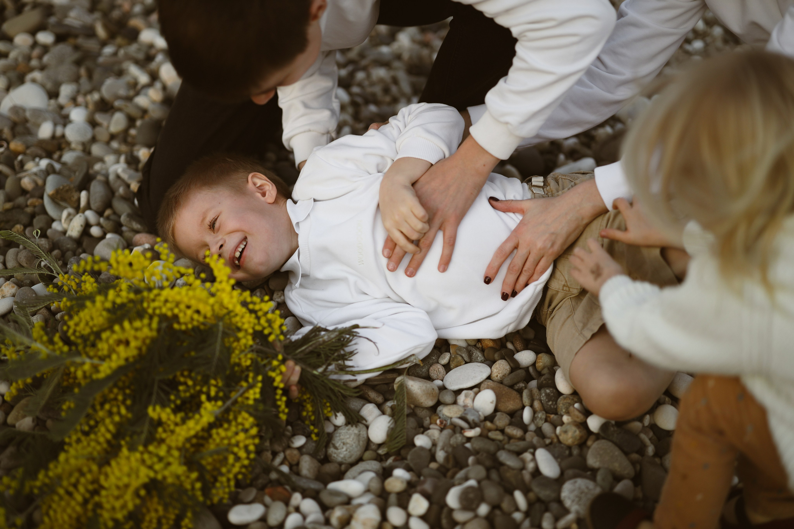 Семейная фотосессия на пляже в Абхазии. Свадебный и семейный фотограф в Абхазии Жанна Соснина