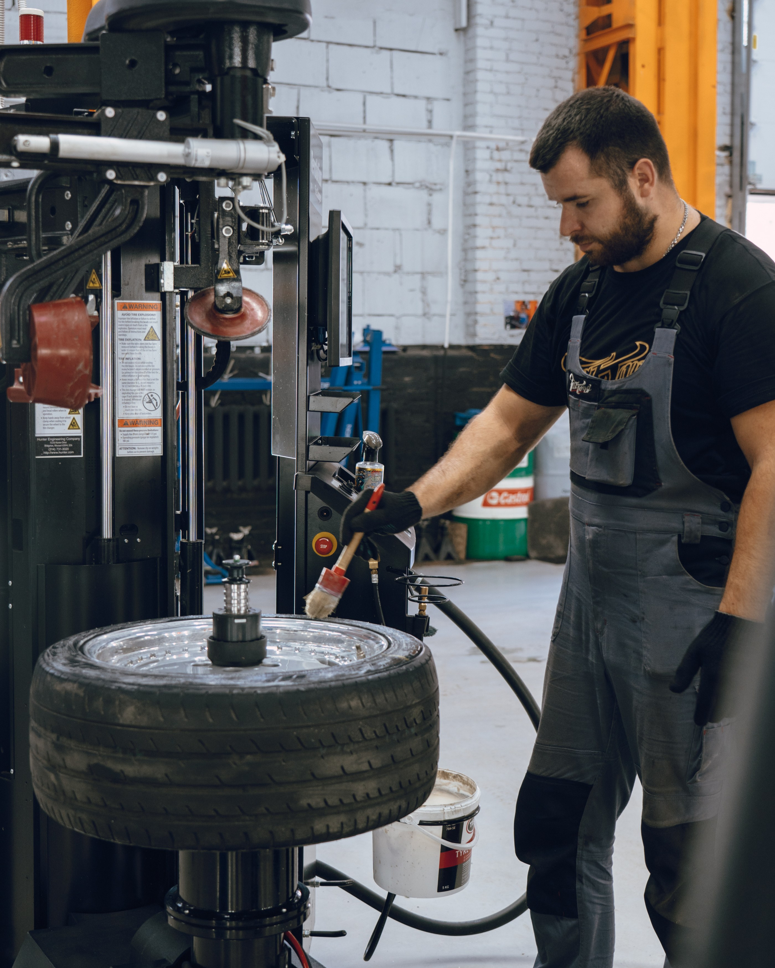 Mercedes c126 560 SEC шиномонтаж. DeLorein