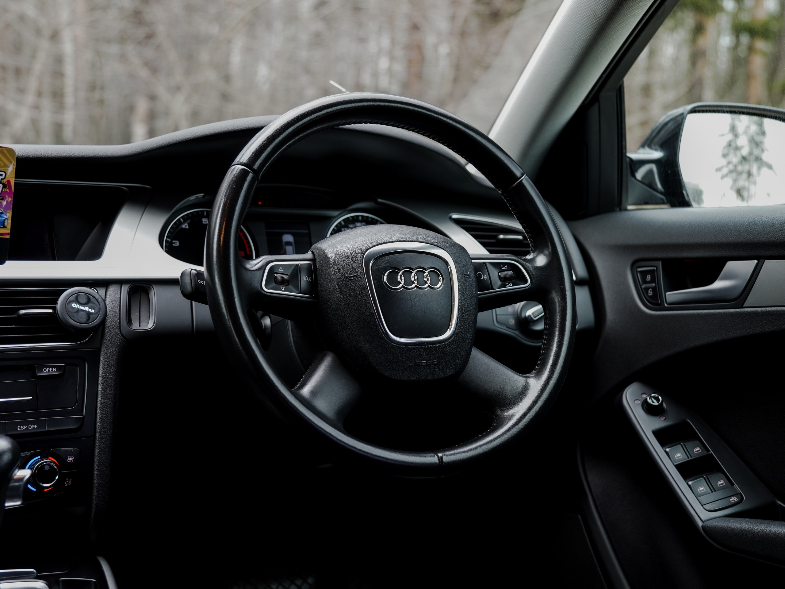 AUDI A4 B8 AVANT. Opasnophoto