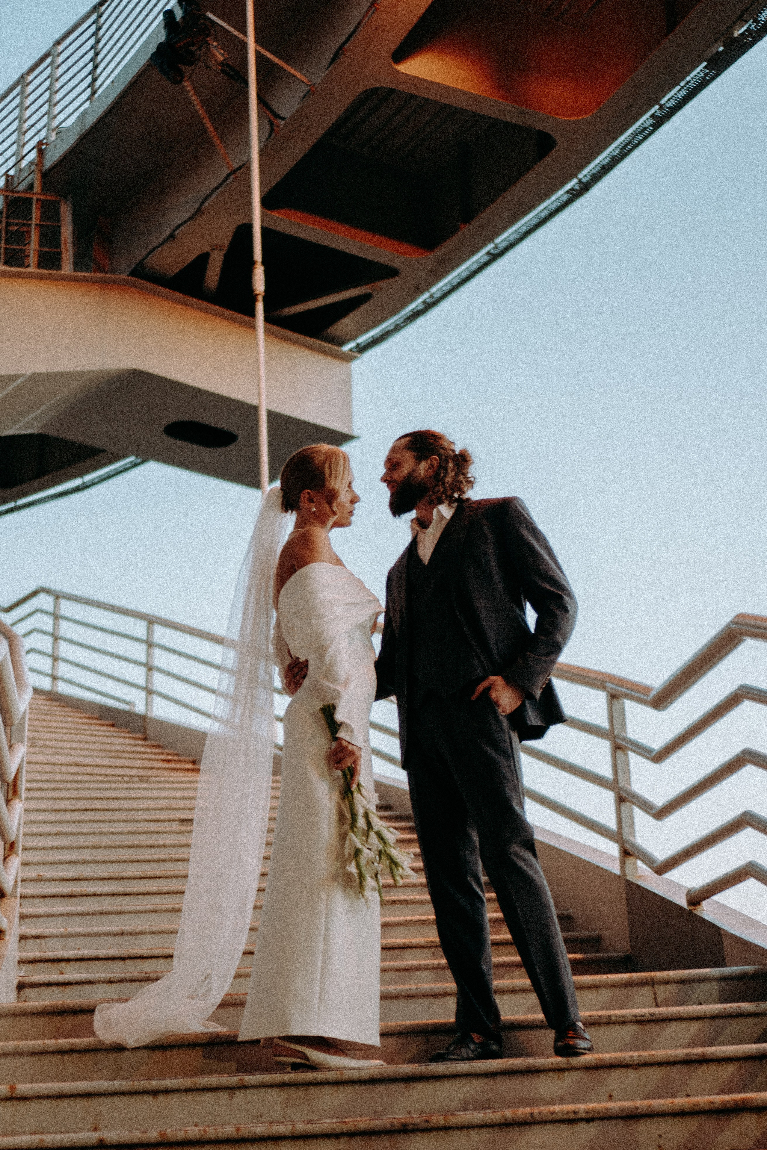 СВАДЕБНАЯ СЬЕМКА ВОЗЛЕ МСОТА БЕТАНКУРА НА КАБРИОЛЕТЕ. Профессиональный фотограф, Санкт-Петербург — Виктория Богомолова