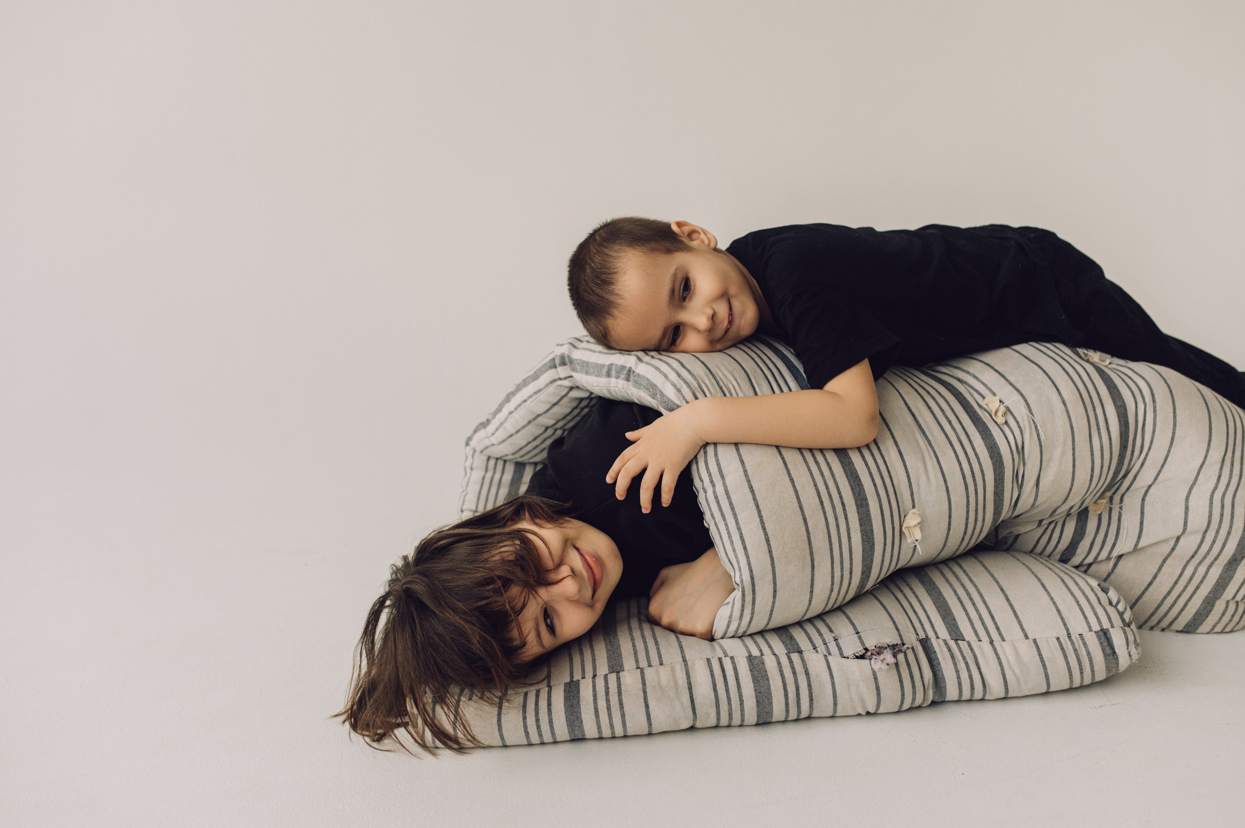 Наташа, Маша и Ванюшка. Фотограф Мария Стрелкова