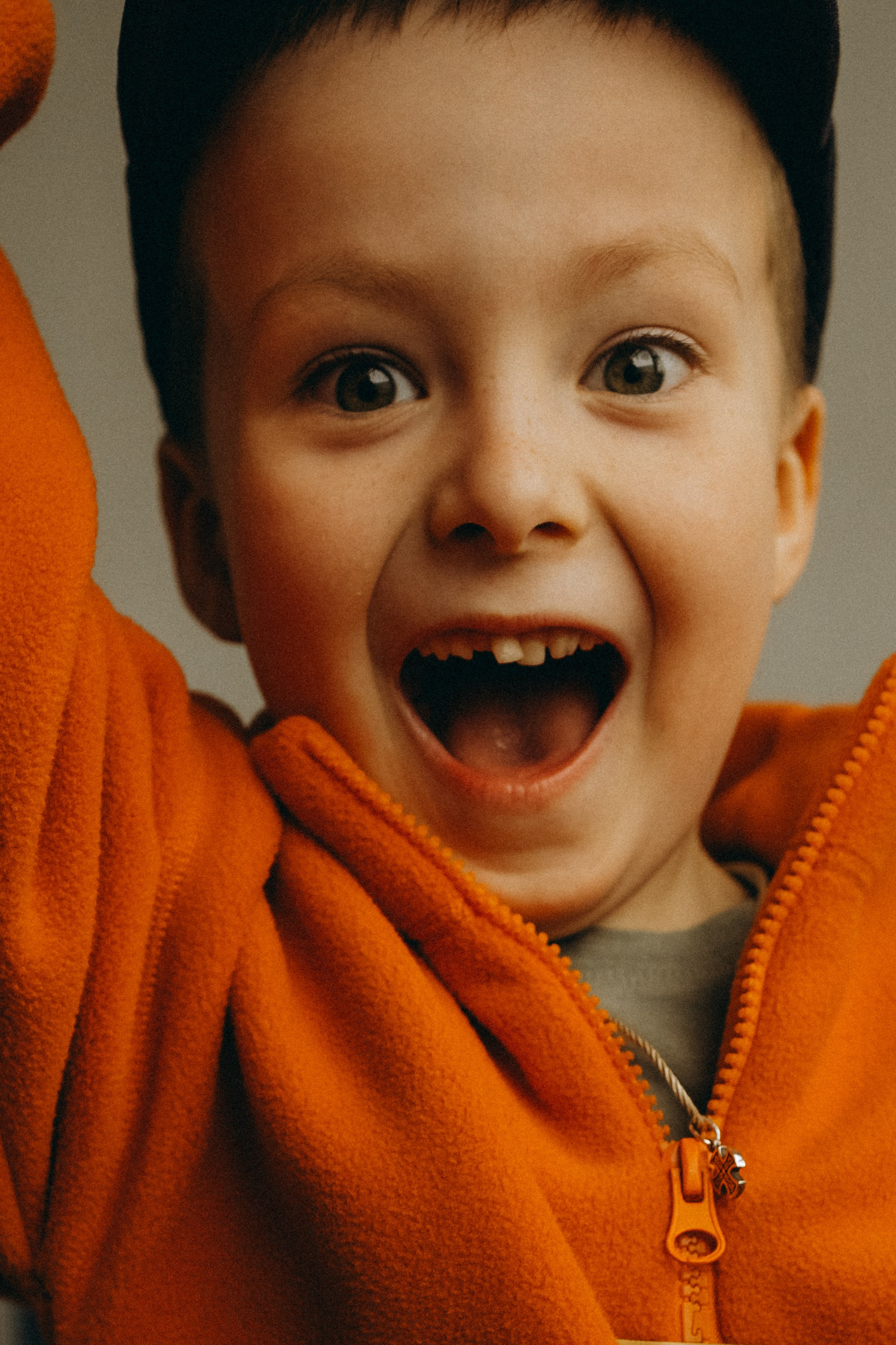 Алина, Юля, Леша. Главная