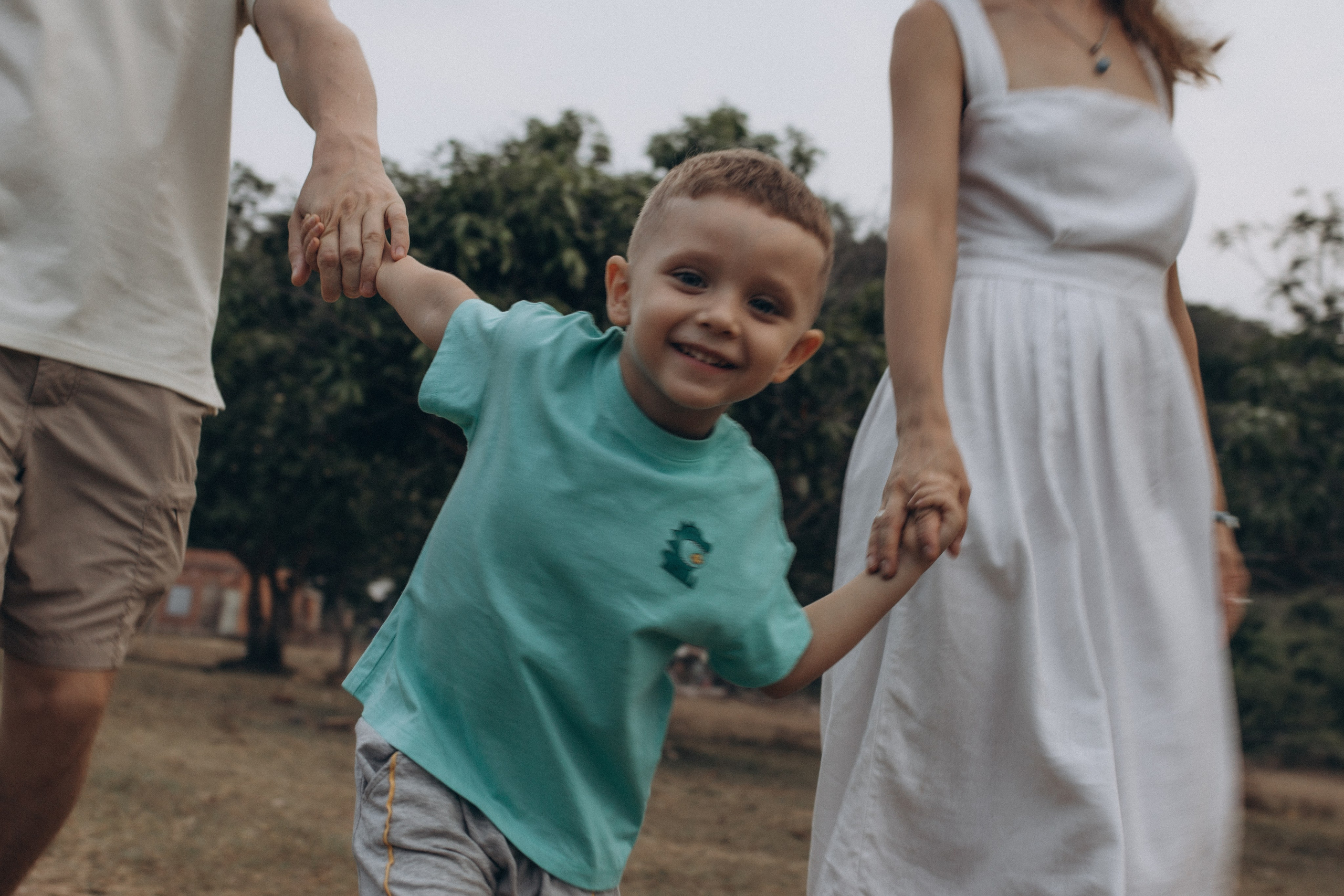 Семья Пискаревых в манго саду.Нячанг. Главная