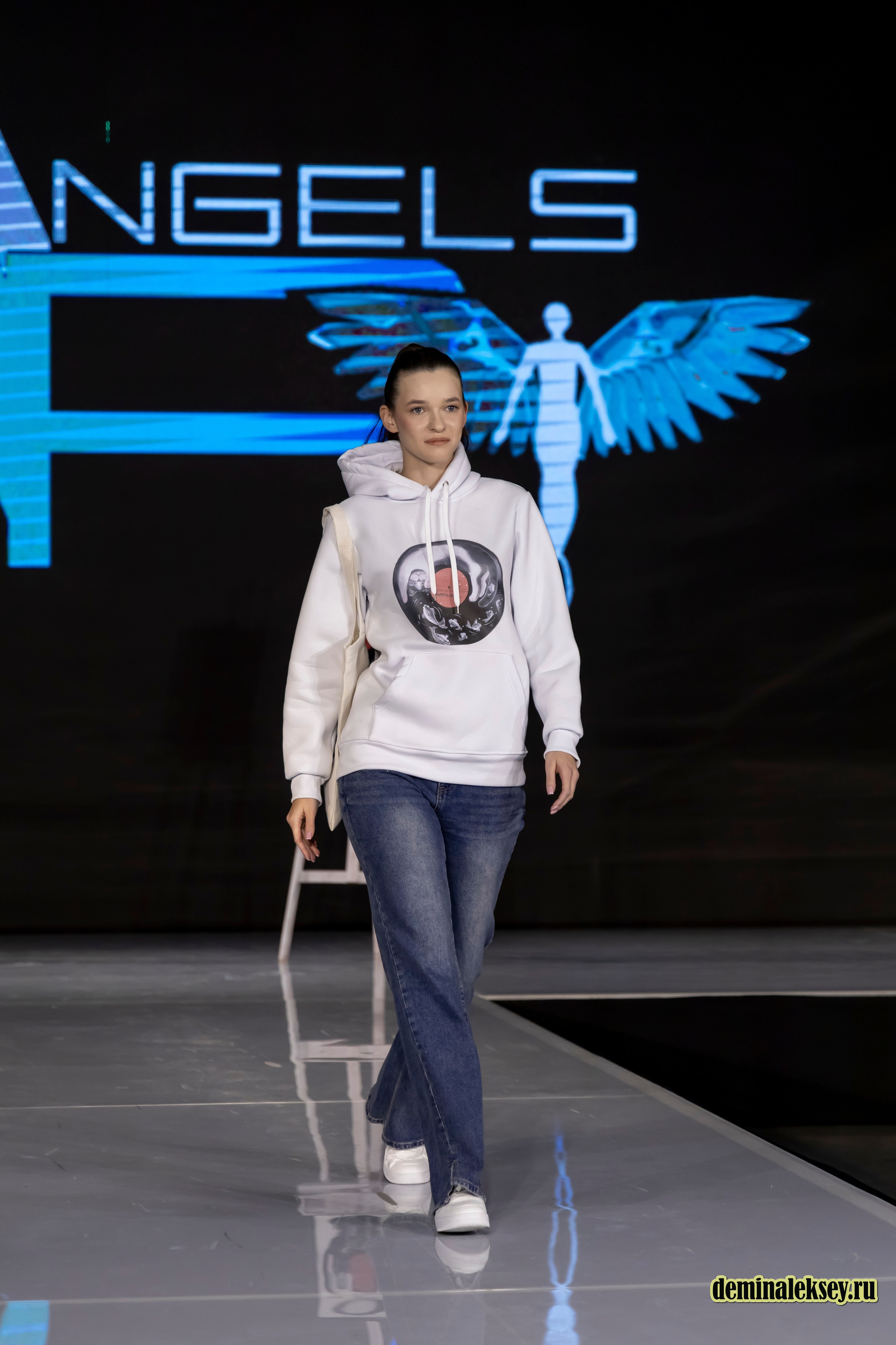 Бренд AngelsArt 31 января 2025 гостиный двор, выставка Уникальная Россия. Репортажный, семейный и студийный фотограф в Москве Демин Алексей