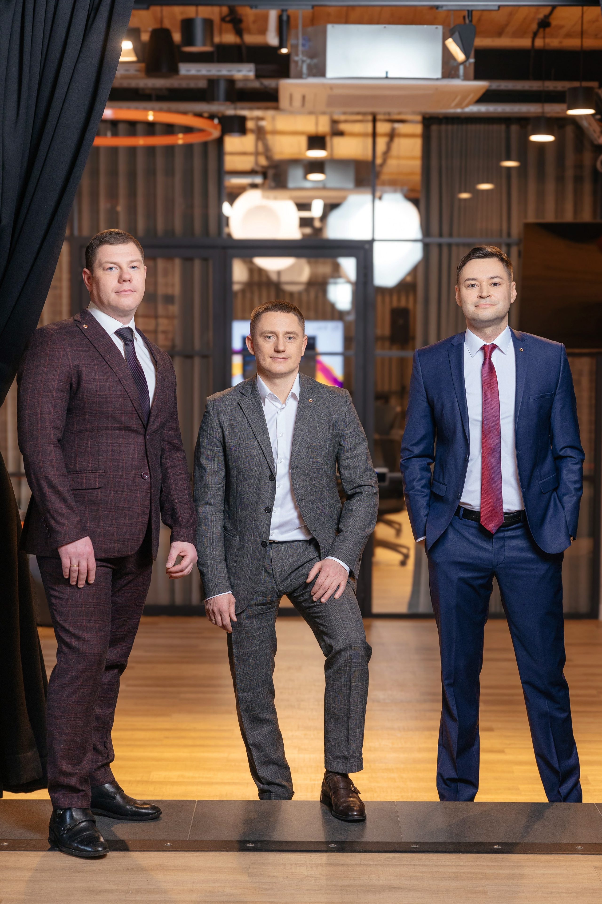 Бизнес портреты команды в Екатеринбурге. Фотограф для бизнеса Константин Брусницын в Екатеринбурге