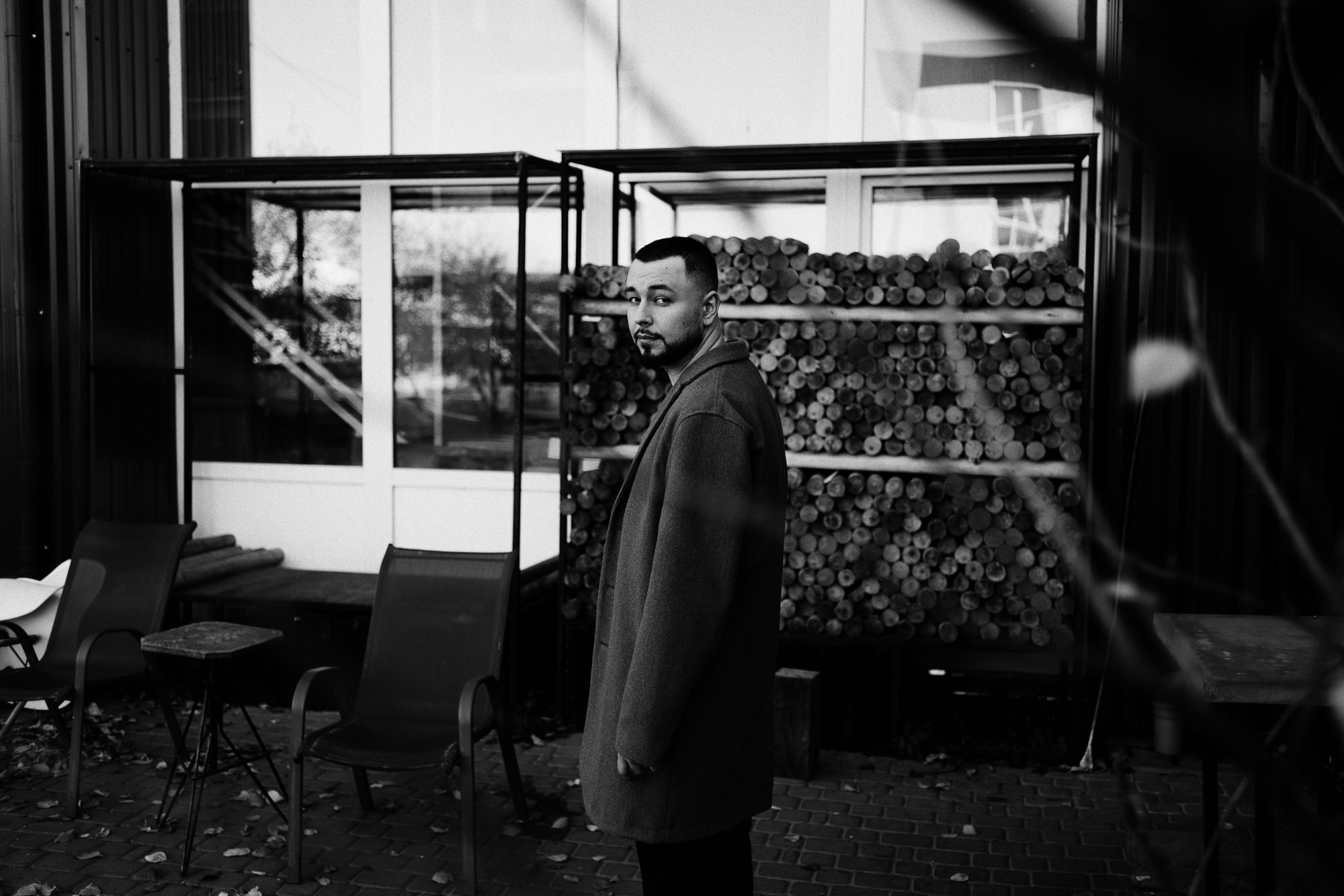 Мужской портрет в студии Тюмень — Фотосессия для мужчин | Дарья Мустафина. Портретный фотограф Тюмень Дарья Мустафина