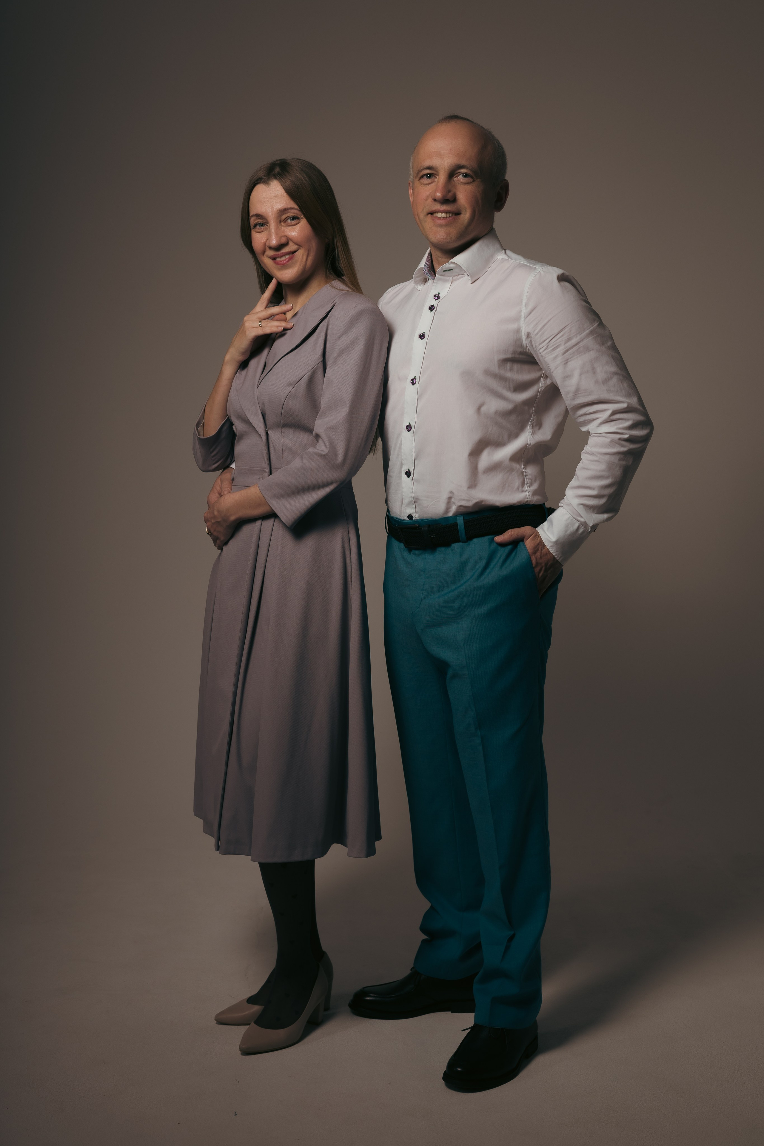 Наталья с семьей. Фотограф Julia Milton | Портреты, съемки для маркетплейсов, лавстори, съёмка беременности в Санкт-Петербурге. Обучение фотографии в Спб очно