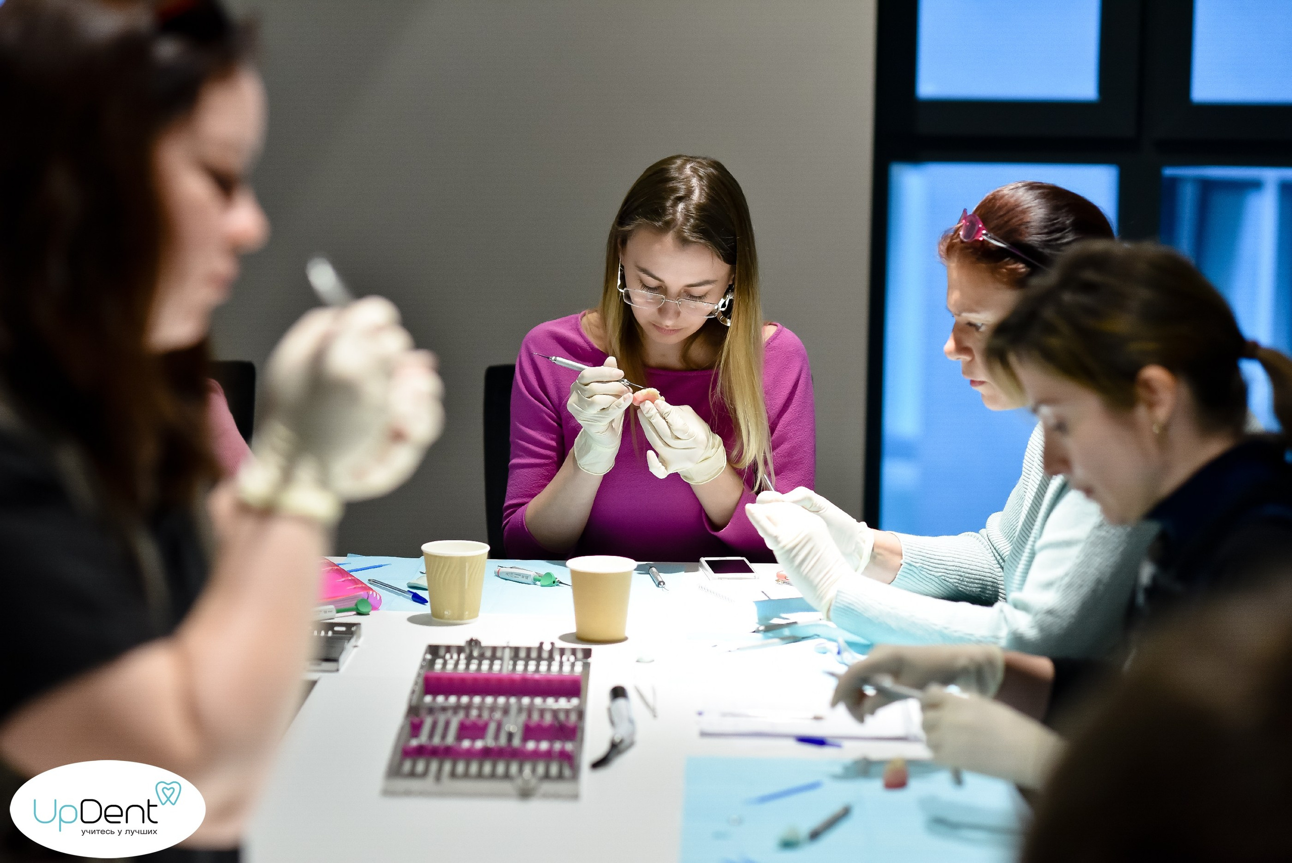 Курсы и тренинги. Анастасия Петрович фотограф, фотокорреспондент в Москве и Санкт-Петербурге. Фотосъёмка репортажа, мероприятия, корпоративная съёмка, контент