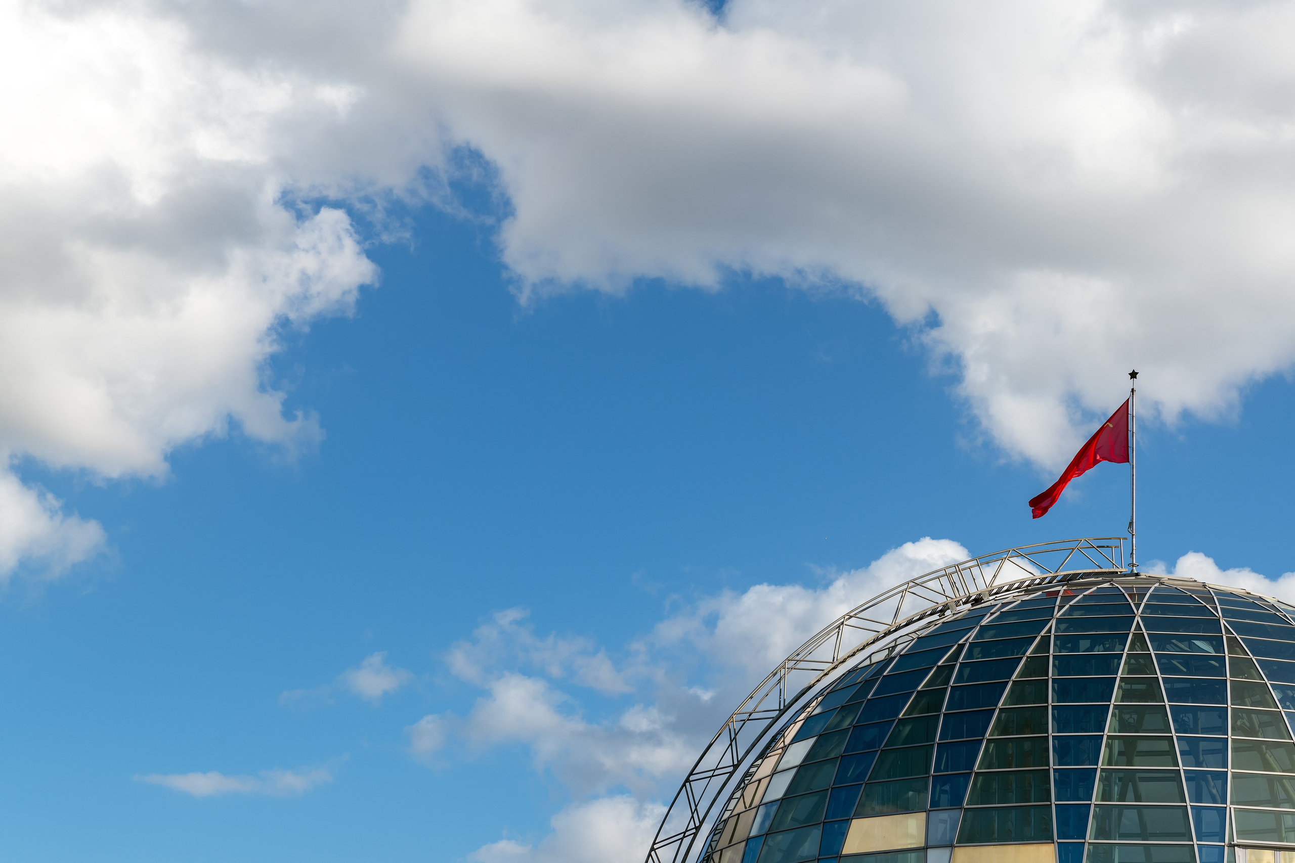 Архитектурная фотография и городской пейзаж. От прошлого к будущему авиации через фотографию