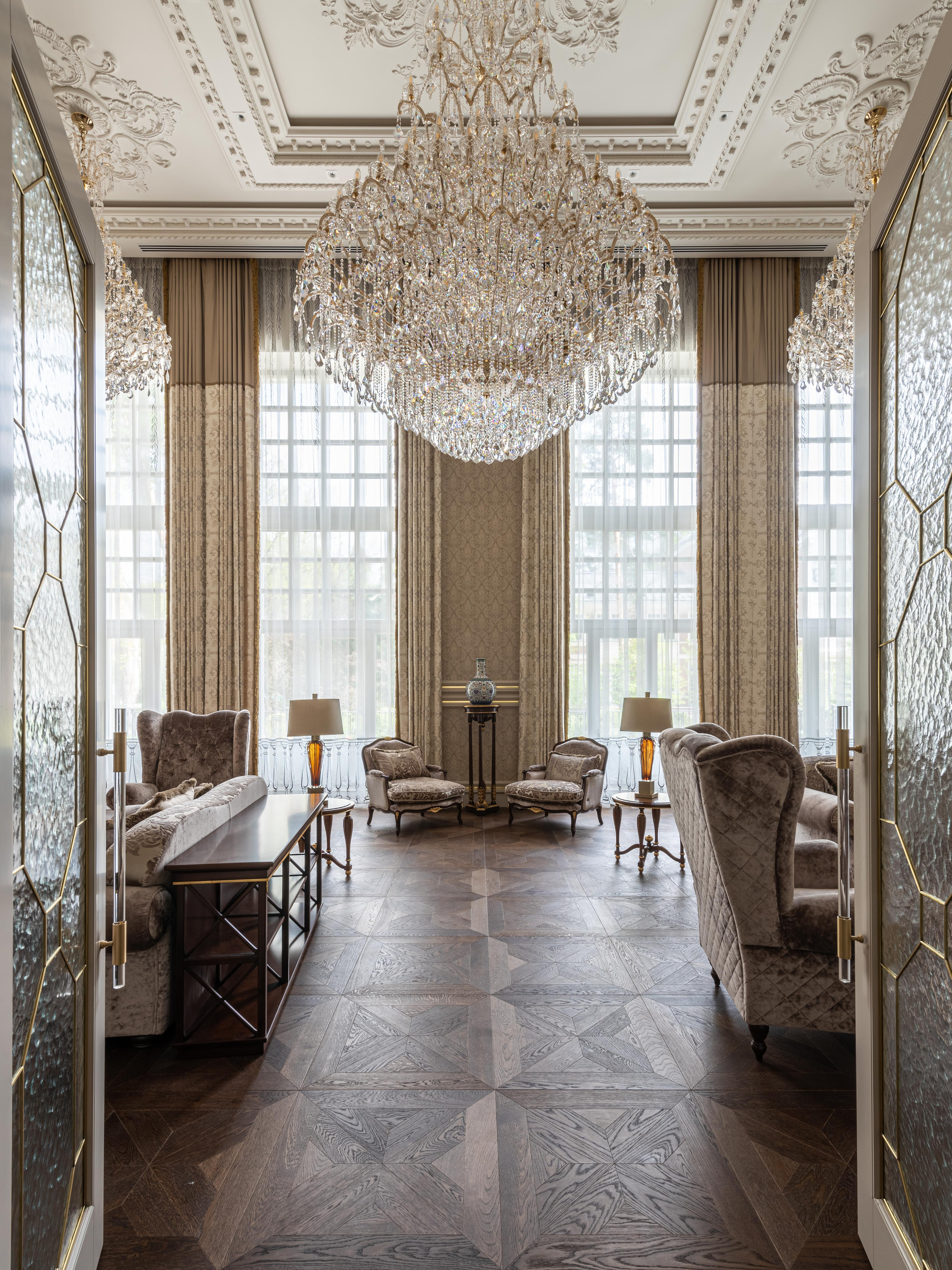 Big house. Interior & architecture photographer