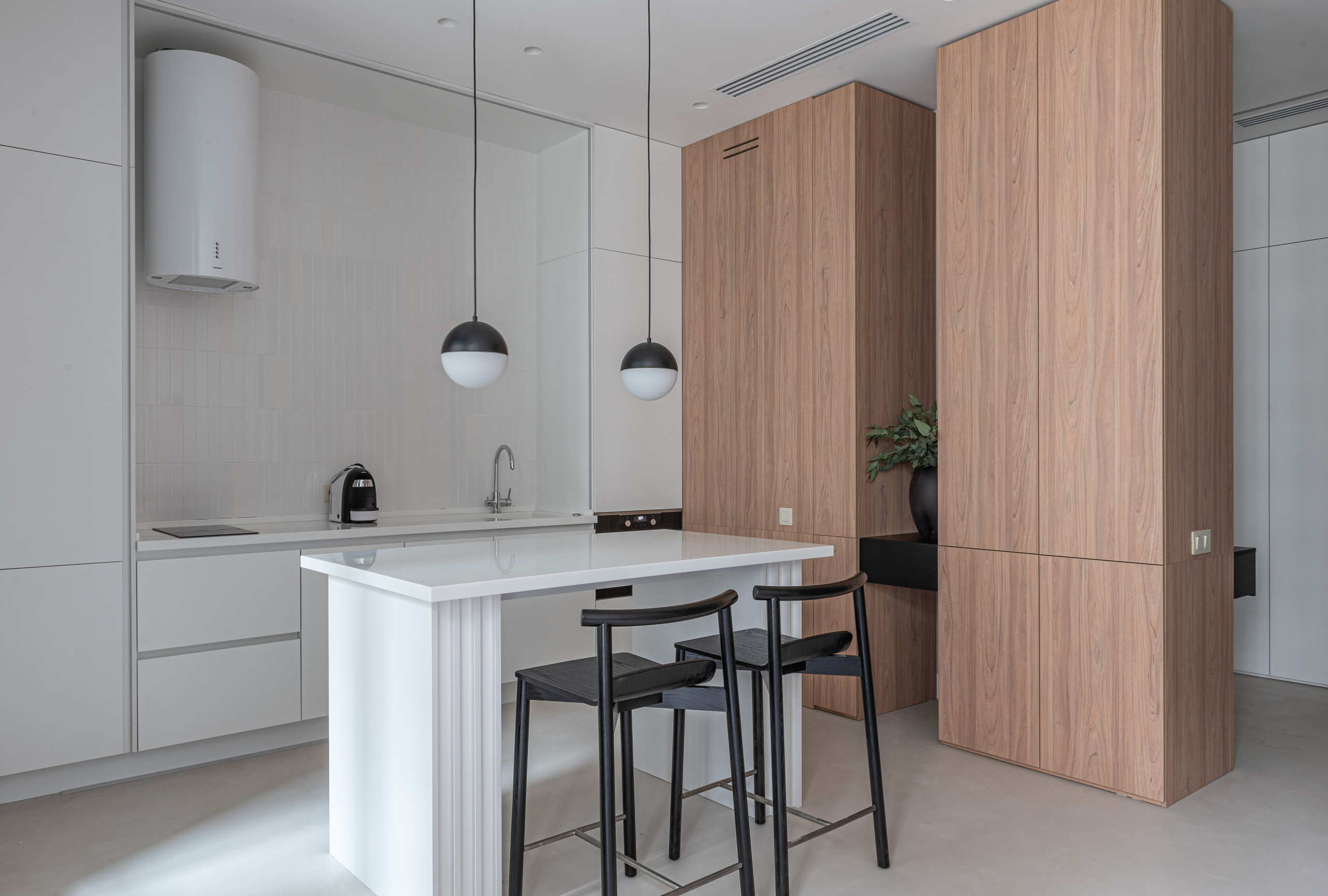 Silver Fountain. apart 3. Interior & architecture photographer