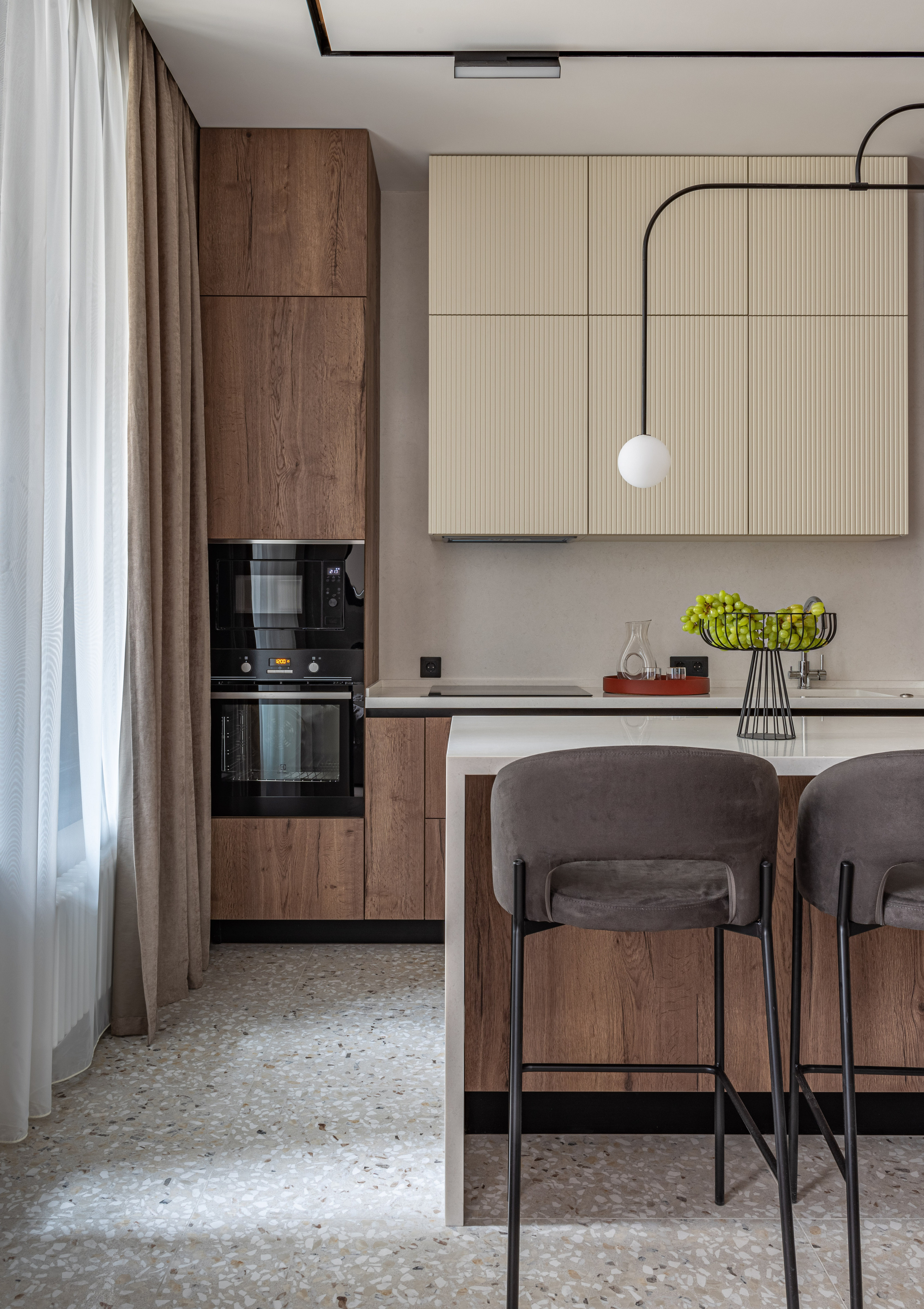 Silver Fountain. apart 1. Interior & architecture photographer