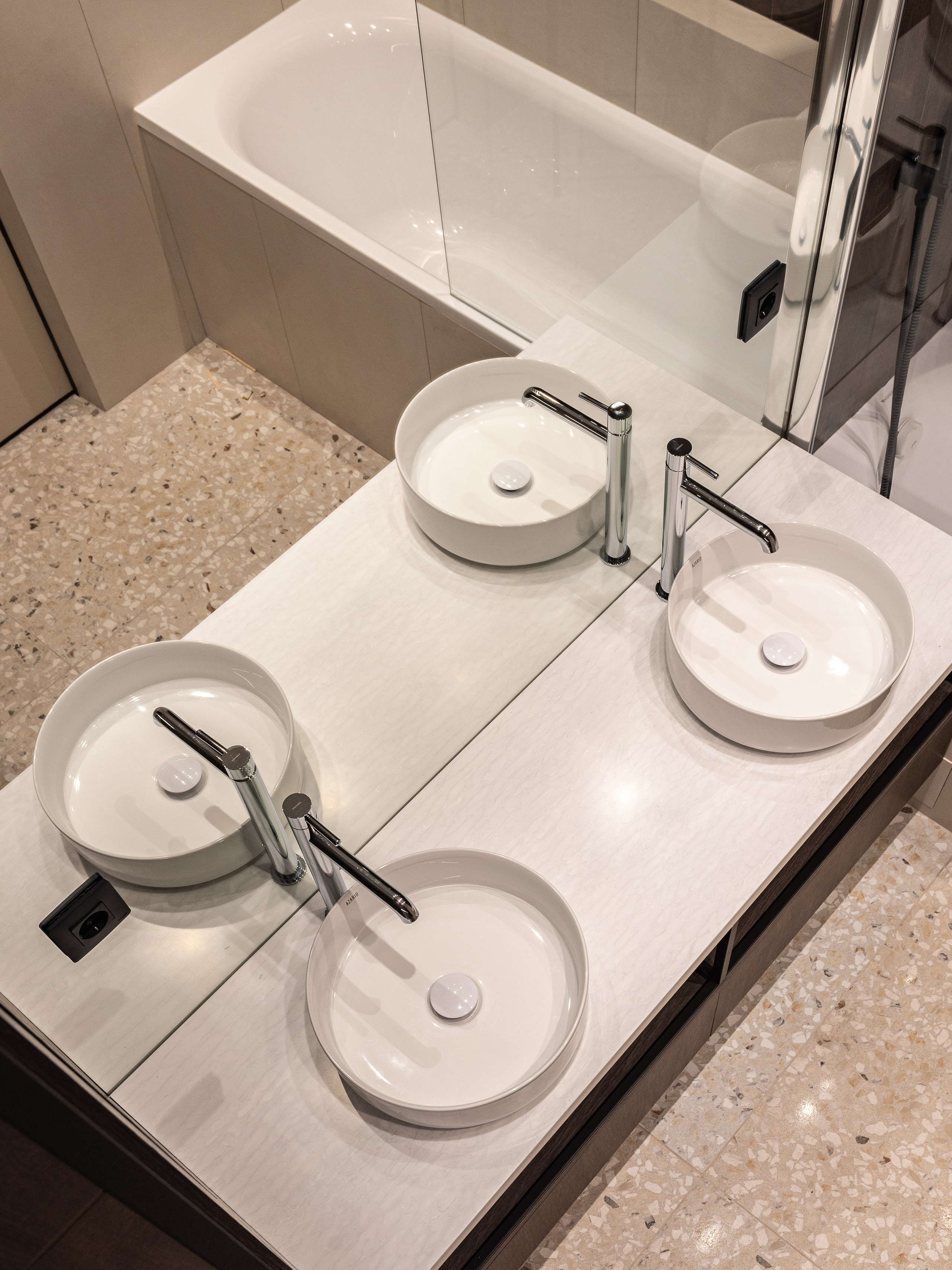 Silver Fountain. apart 1. Interior & architecture photographer