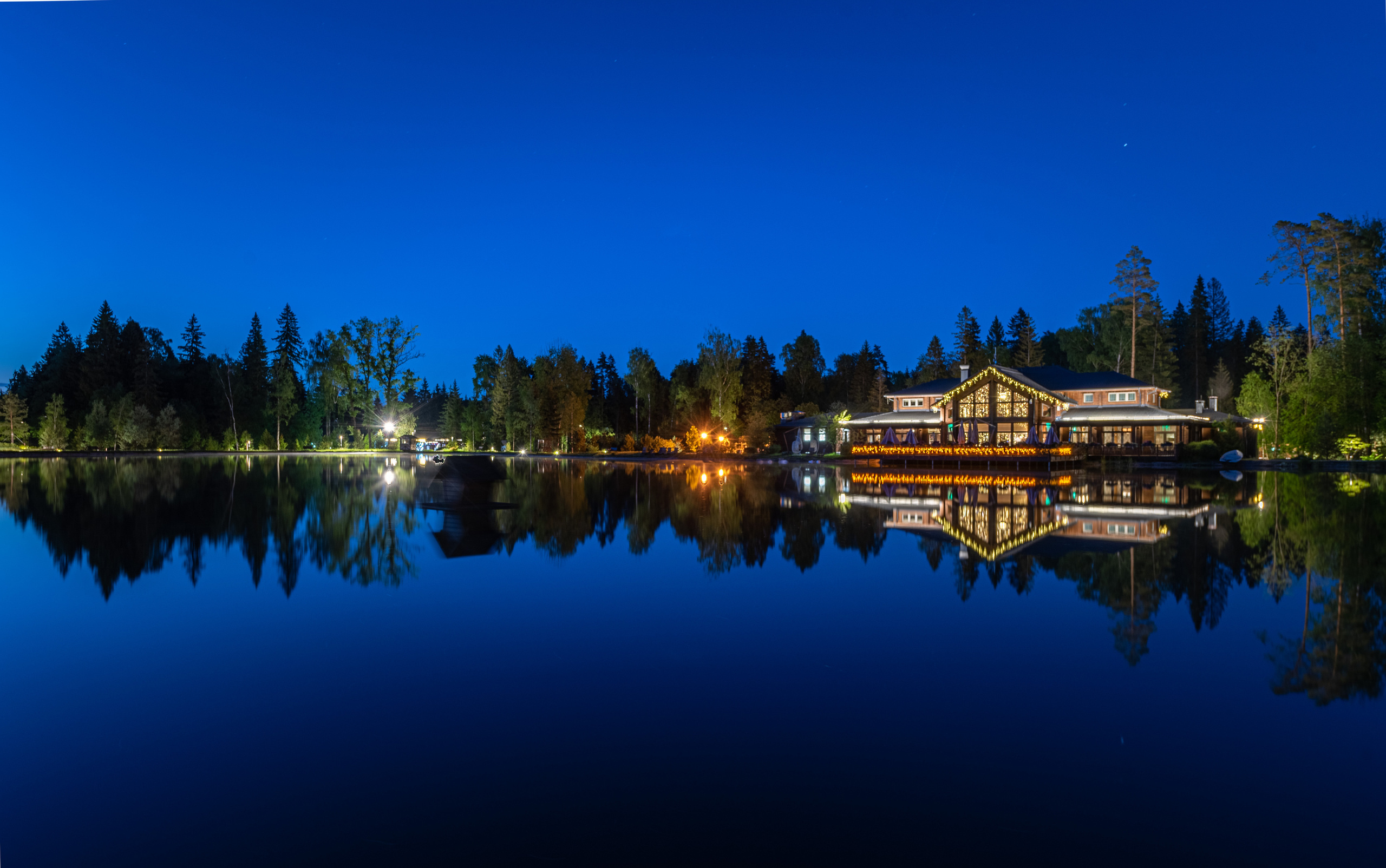 Emerald Forest by Cosmos Hotel Group. Interior & architecture photographer