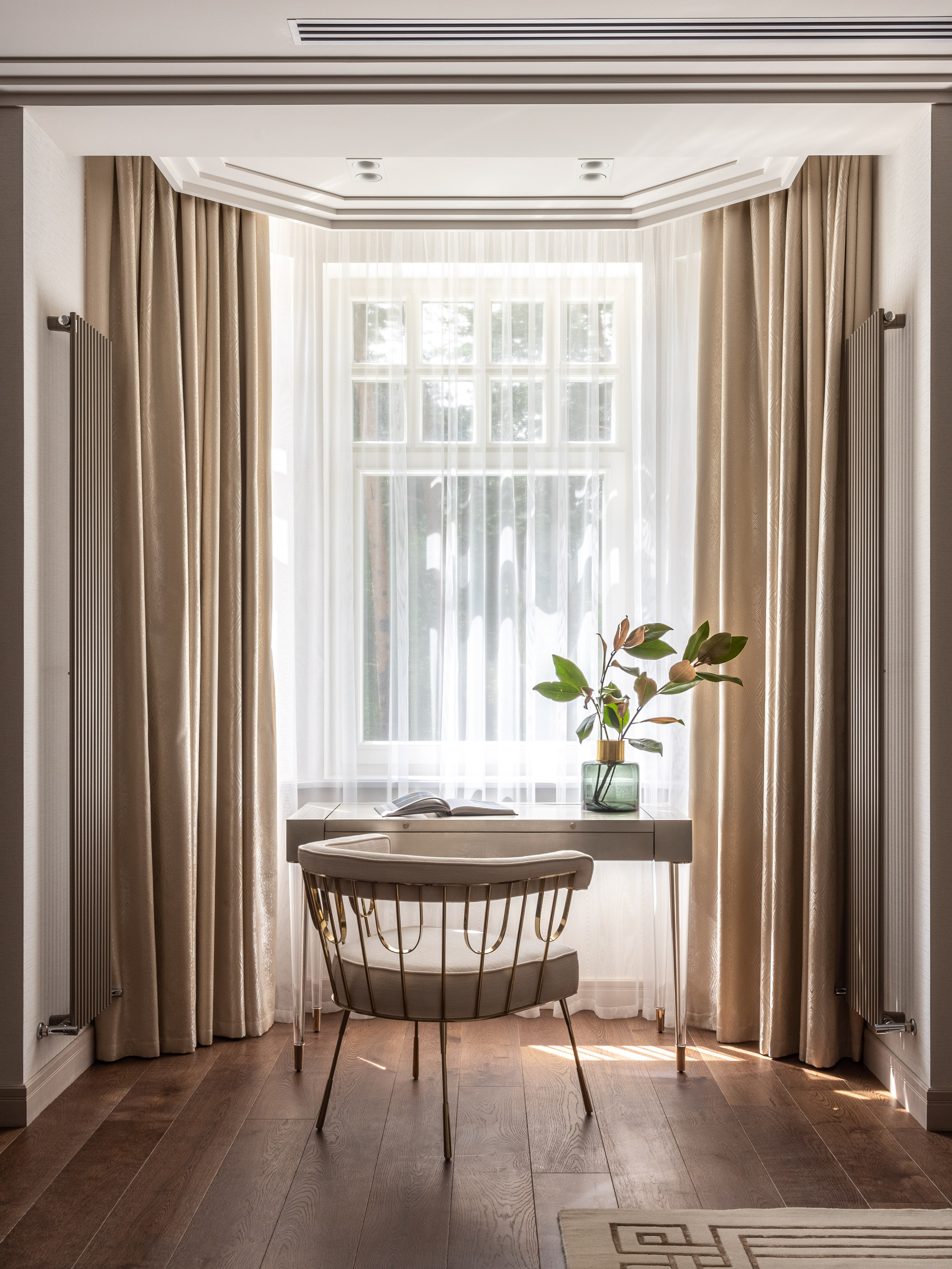 Big house. Interior & architecture photographer