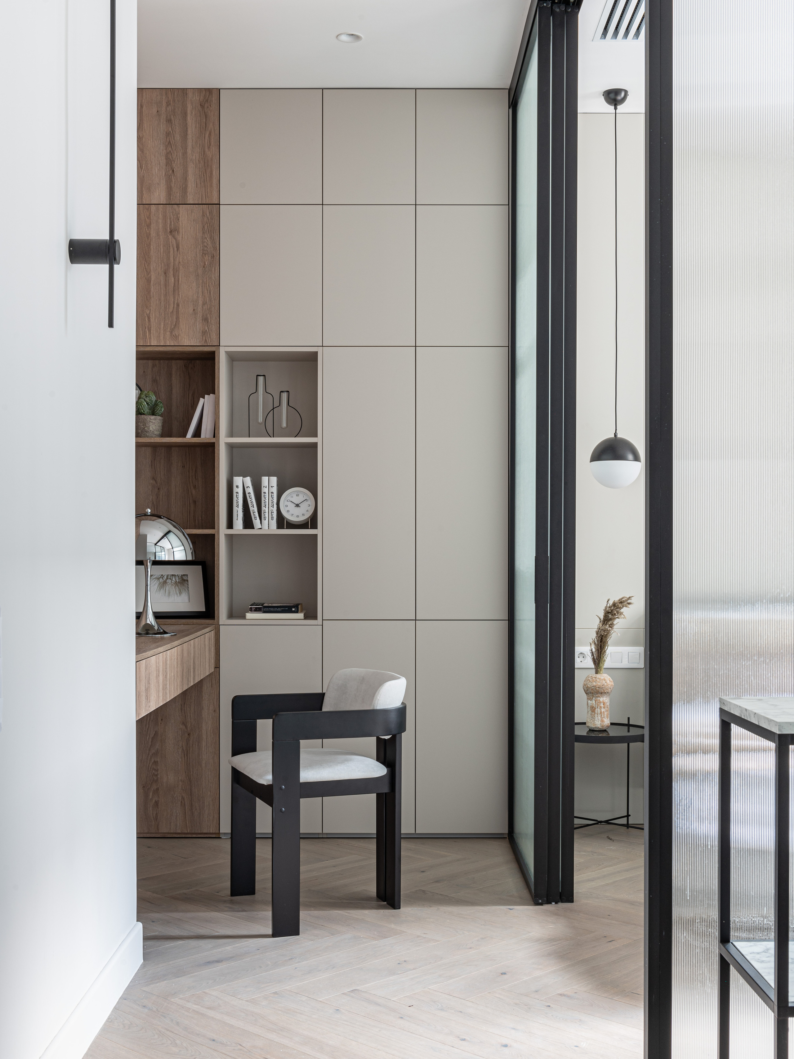 Silver Fountain. apart 4. Interior & architecture photographer