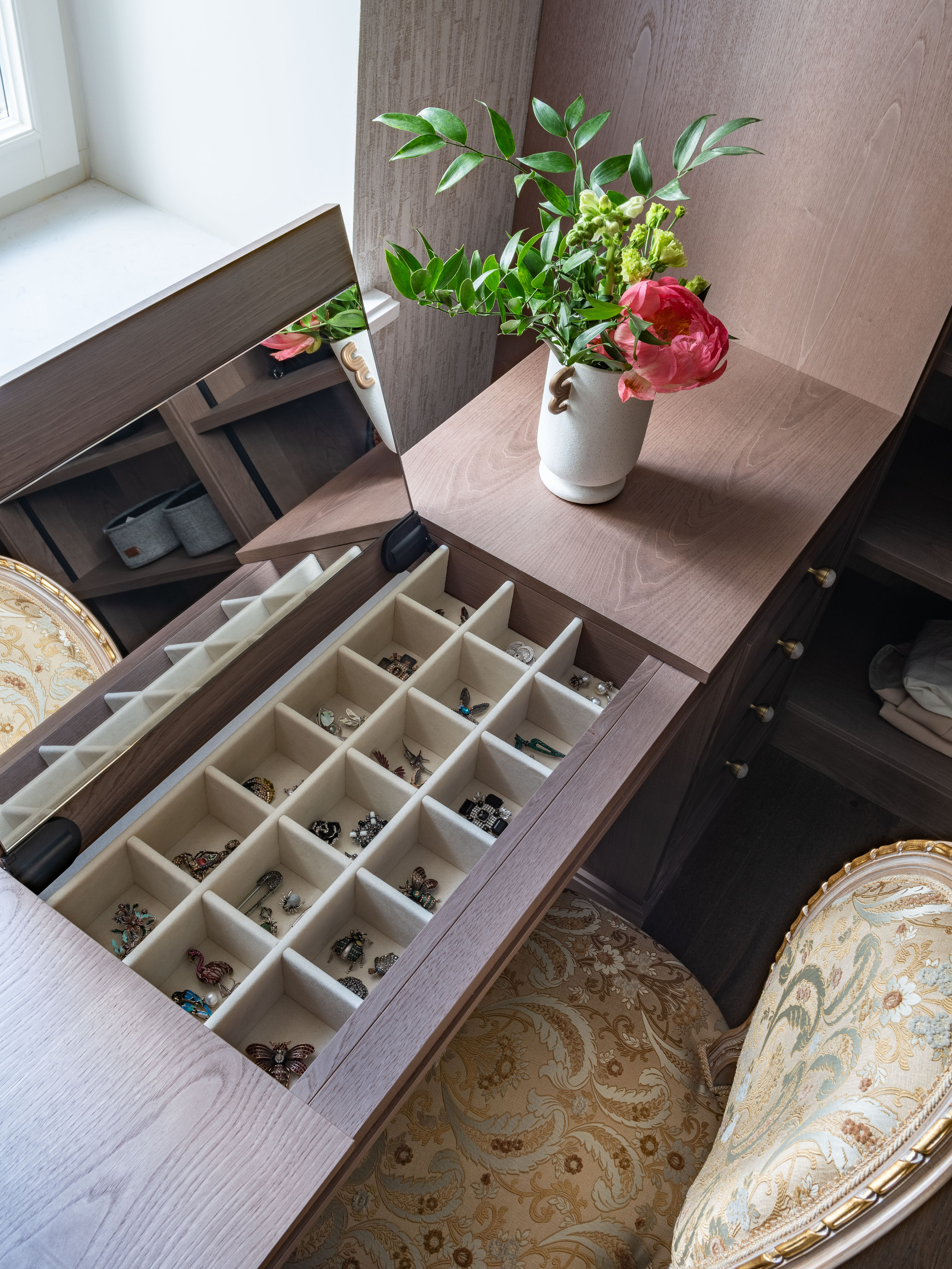 Big house. Interior & architecture photographer