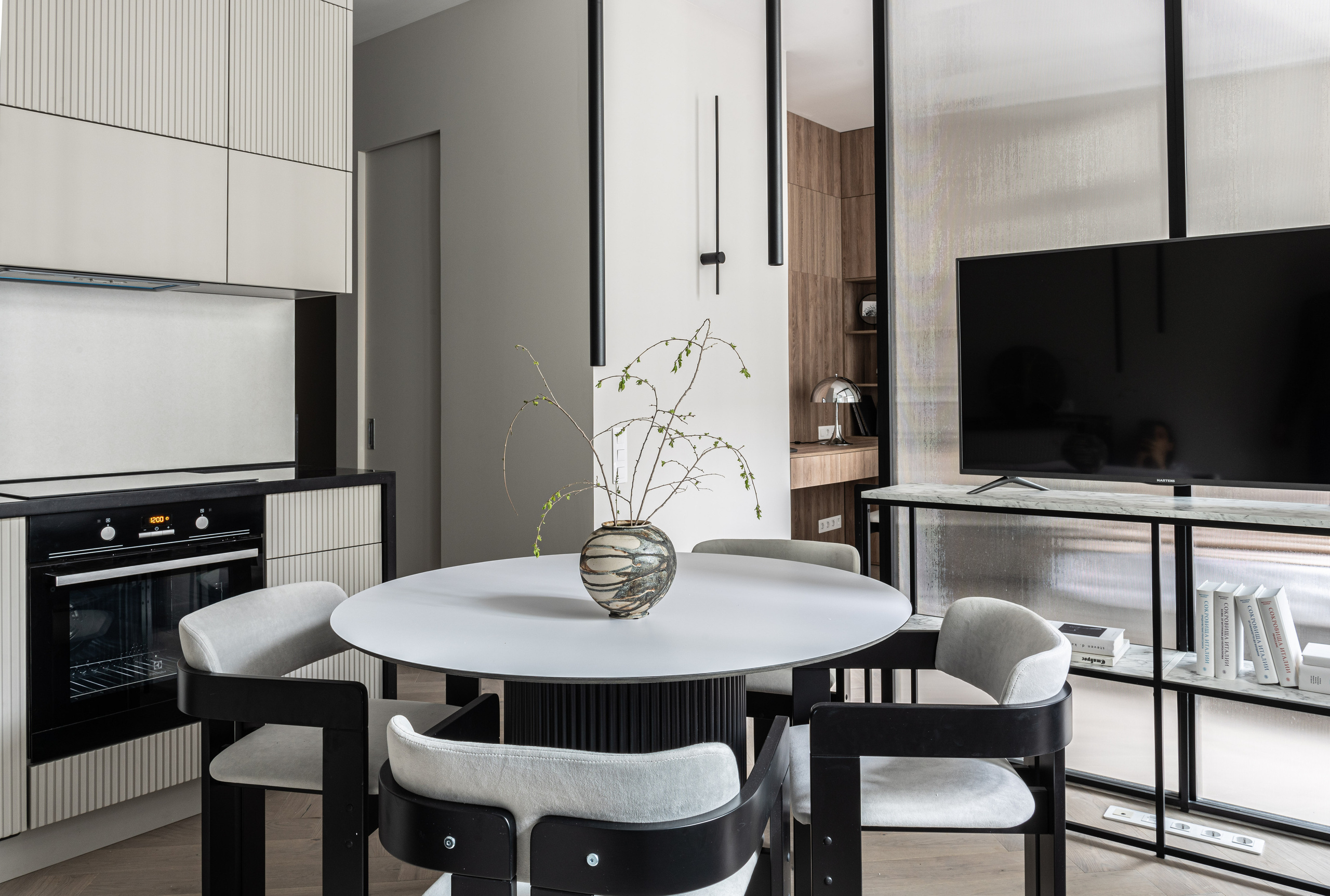 Silver Fountain. apart 4. Interior & architecture photographer