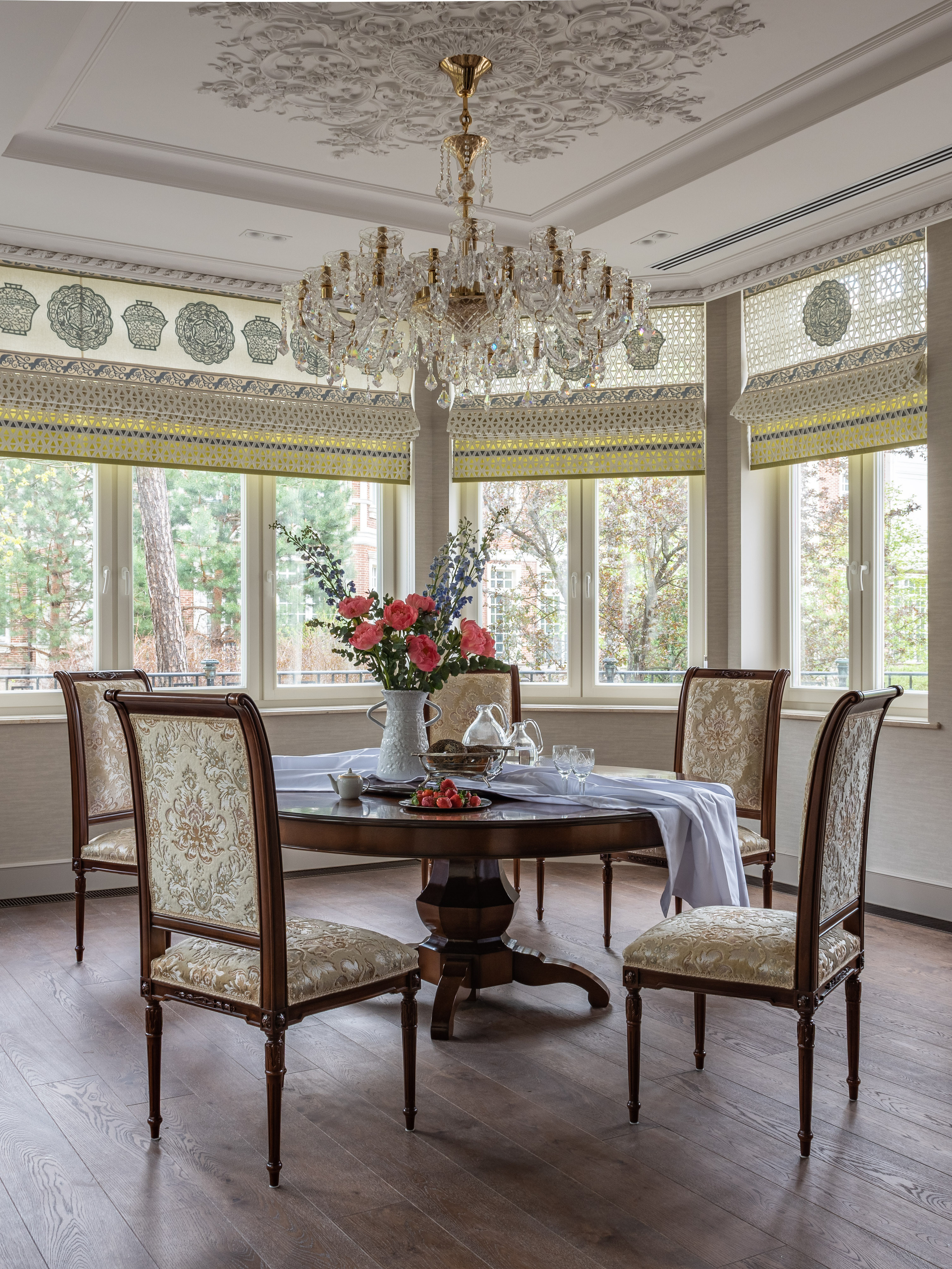 Big house. Interior & architecture photographer