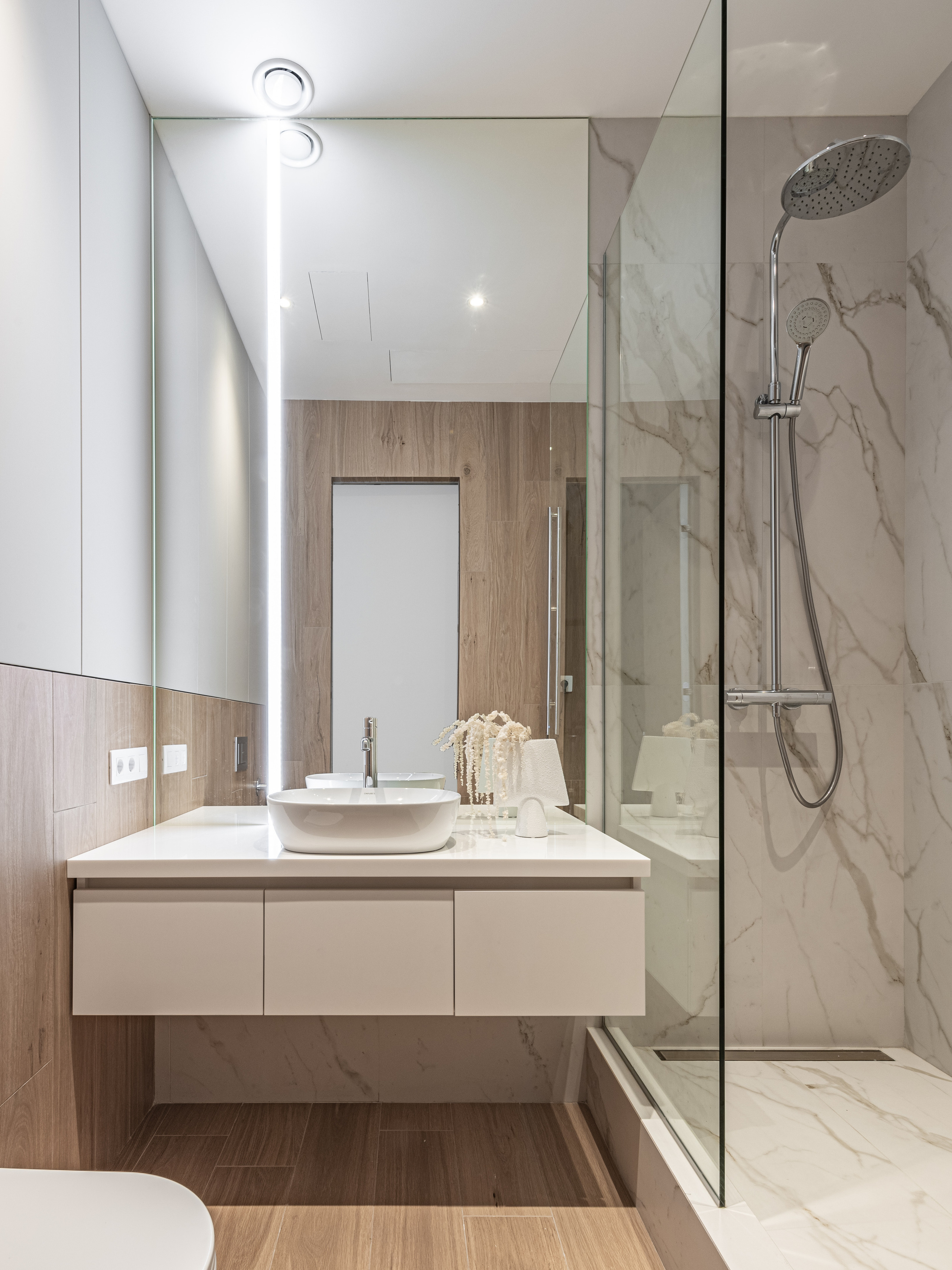 Silver Fountain. apart 4. Interior & architecture photographer