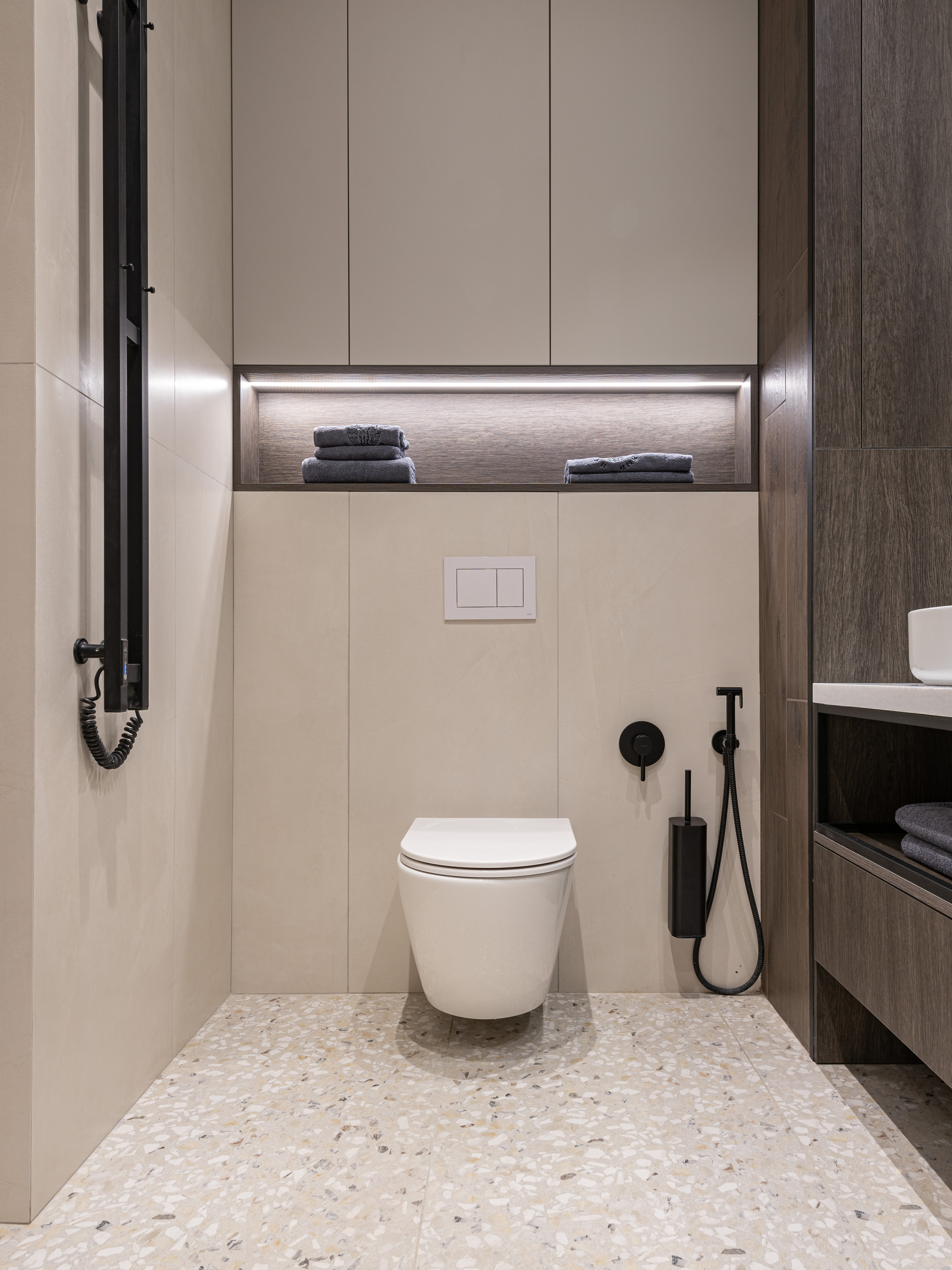 Silver Fountain. apart 1. Interior & architecture photographer