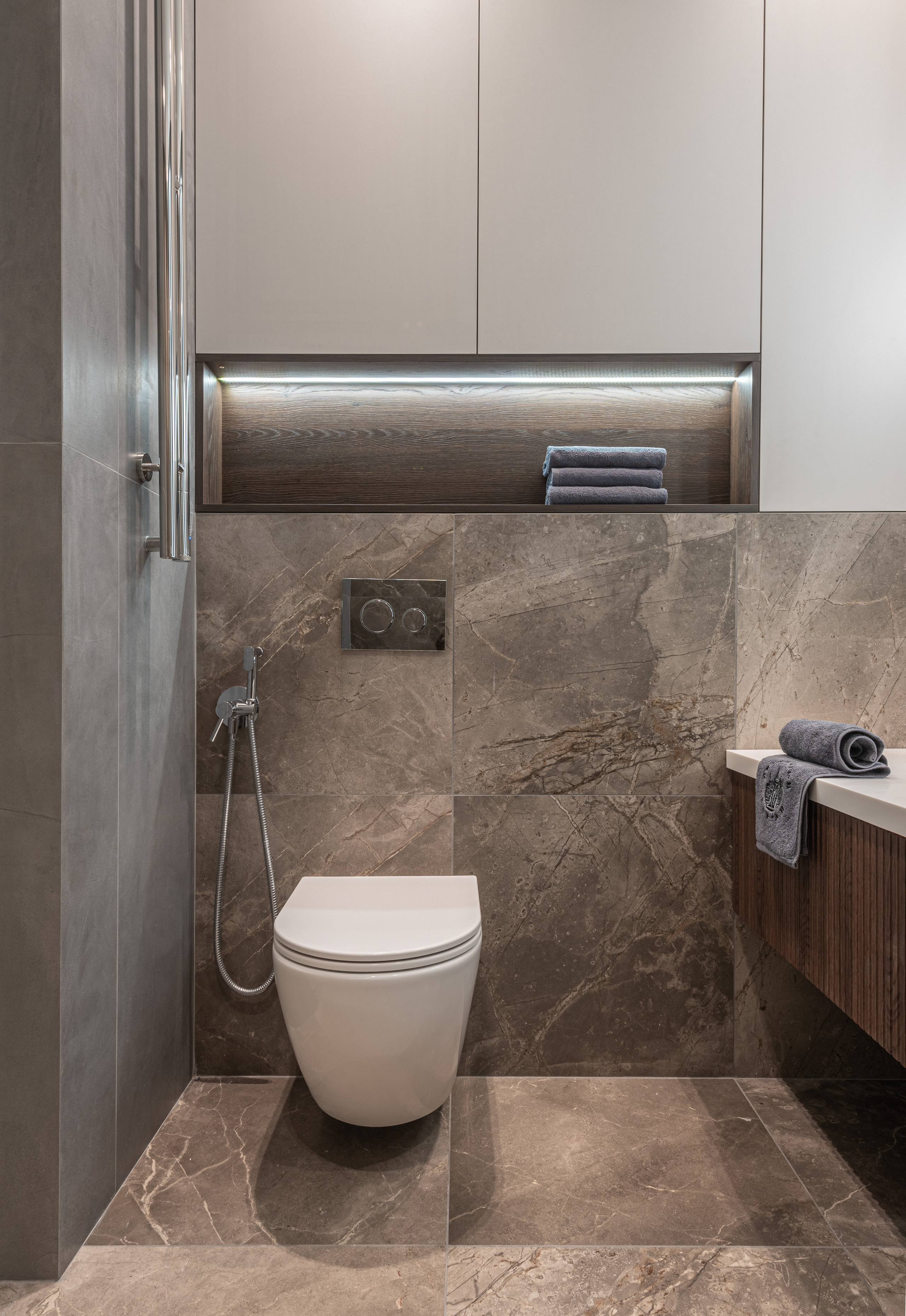 Silver Fountain. apart 5. Interior & architecture photographer