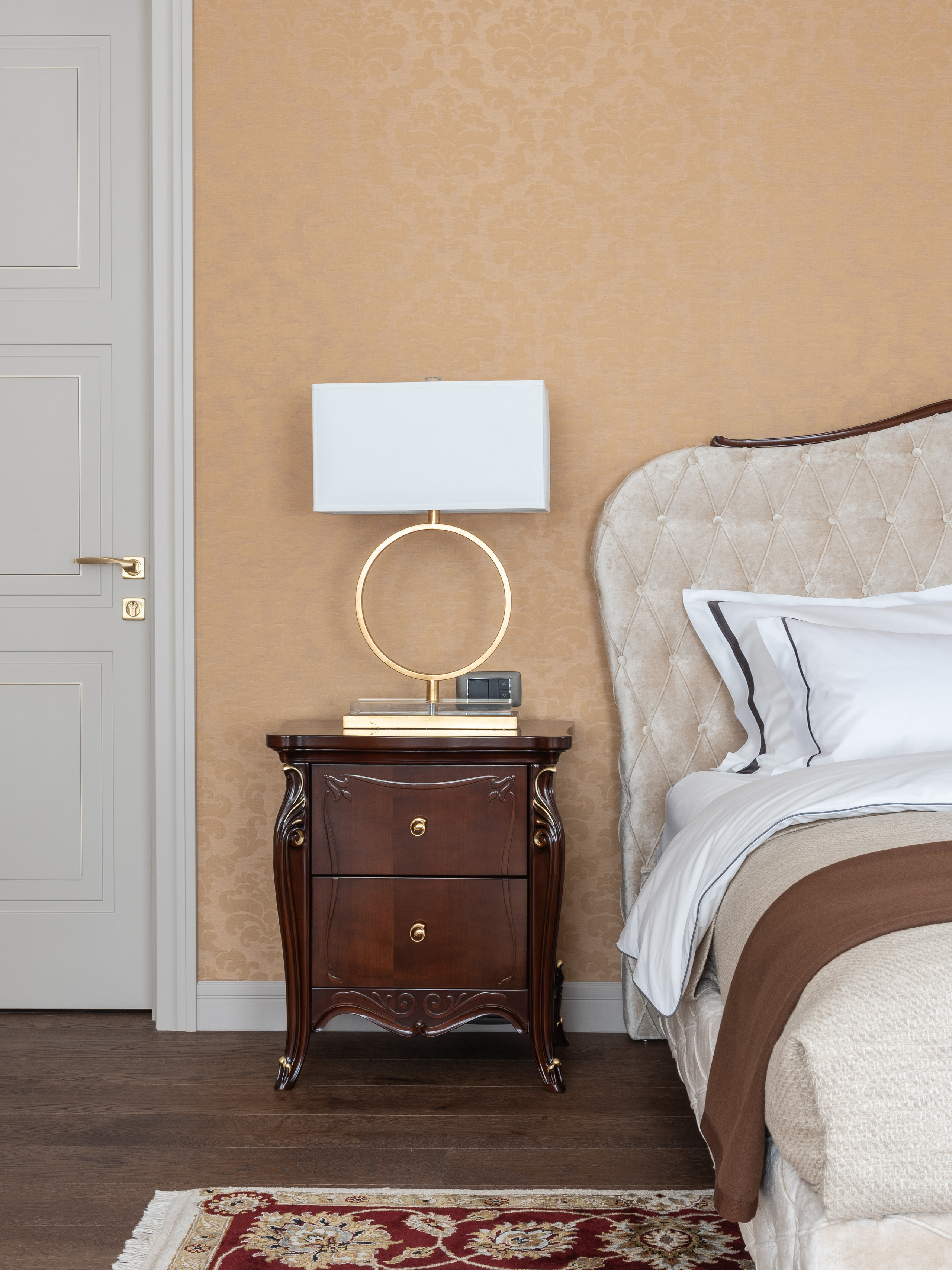 Big house. Interior & architecture photographer