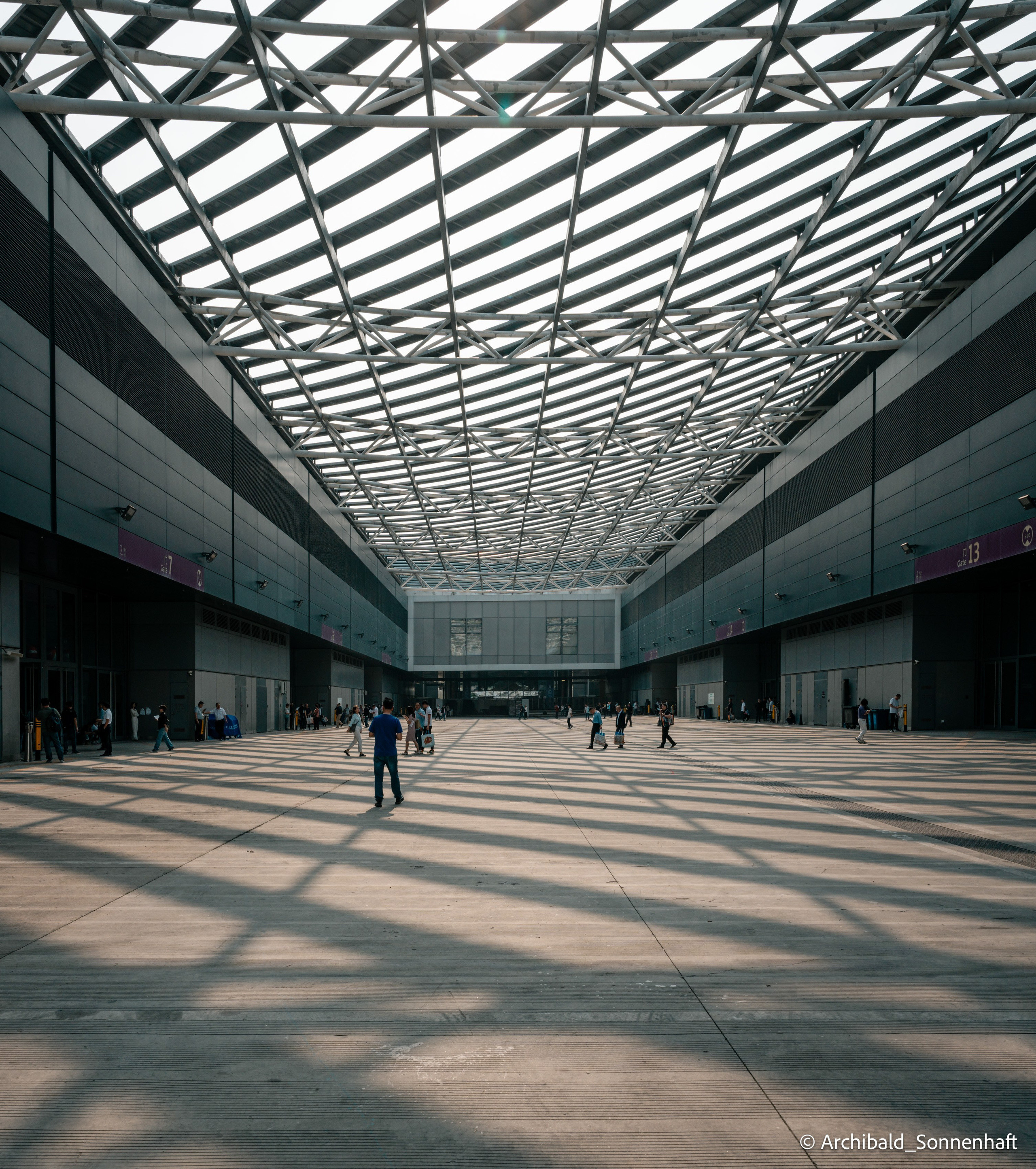 Week trip to GZ. Photographer in Guangzhou, China. Archibald Sonnenhaft