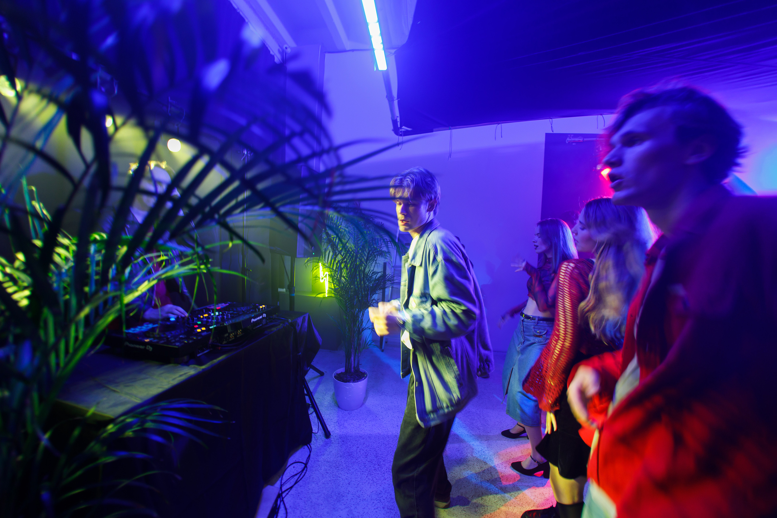 AFISHA. Backstage / 09.09.2023. Репортажный и портретный фотограф Русакова Жанна