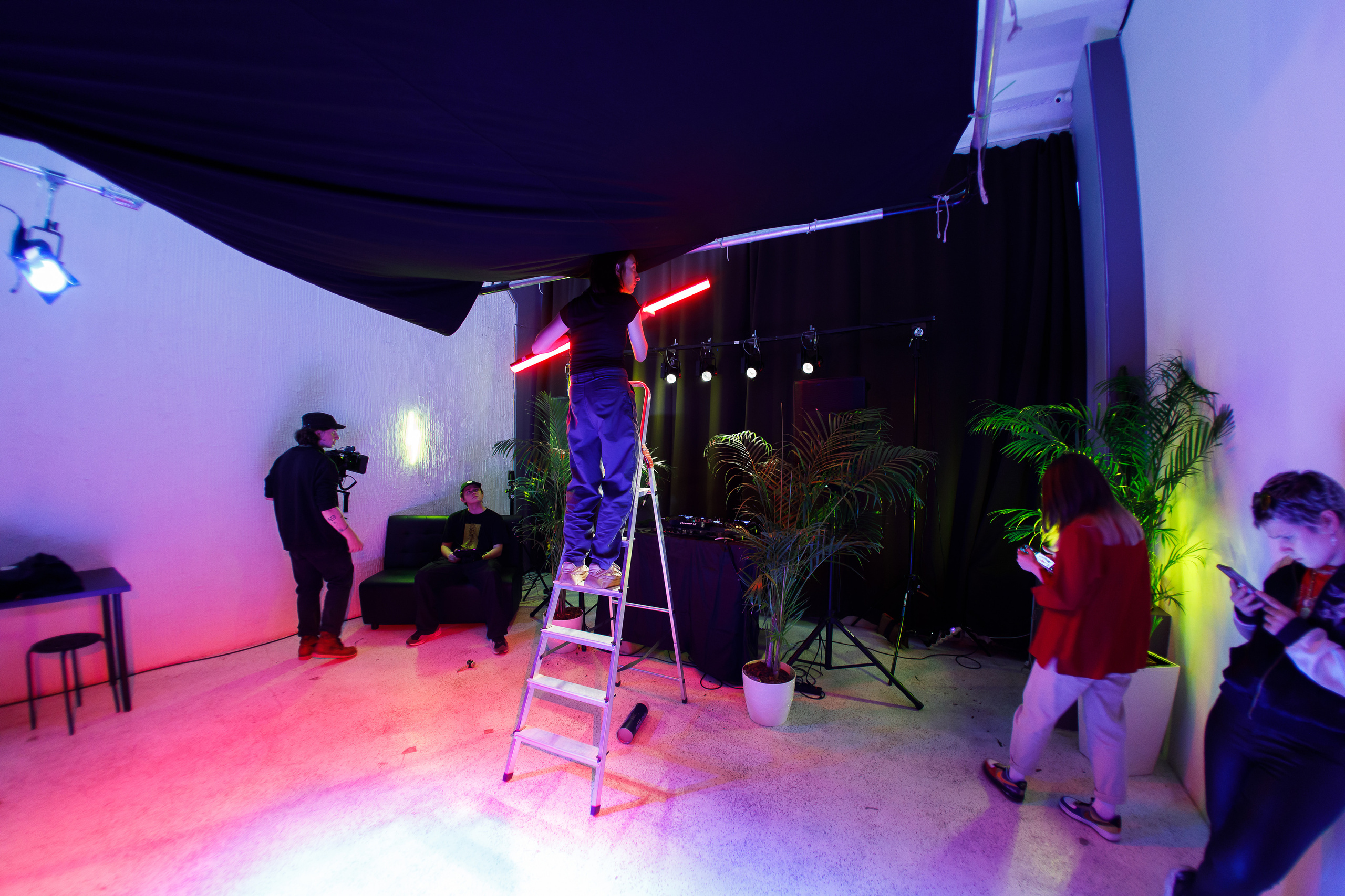 AFISHA. Backstage / 09.09.2023. Репортажный и портретный фотограф Русакова Жанна