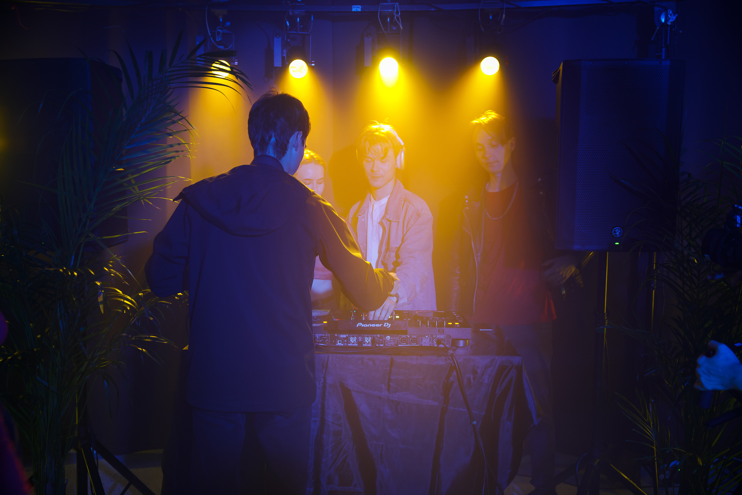 AFISHA. Backstage / 09.09.2023. Репортажный и портретный фотограф Русакова Жанна