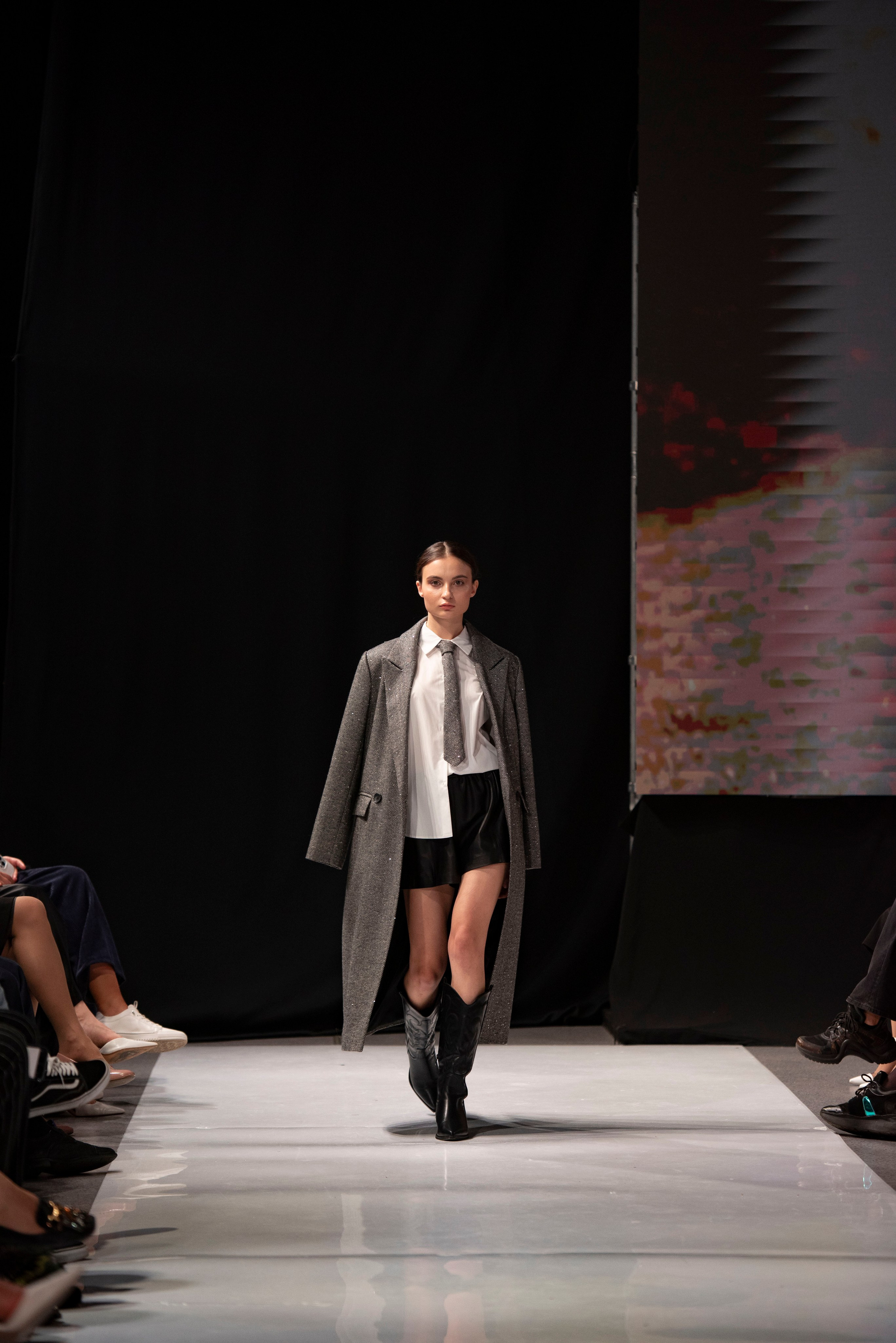 Фотограф на модельный показ. Свадебный, семейный, фэшн фотограф, школьный фотограф в Сочи