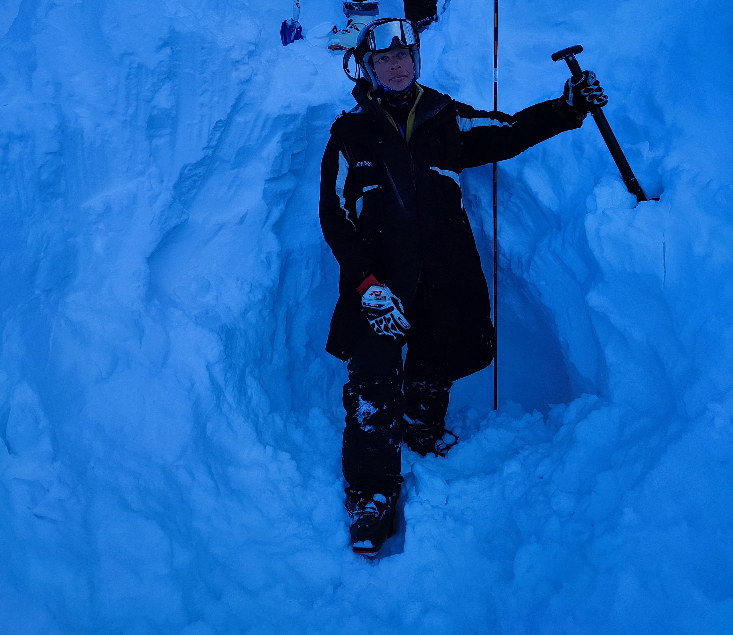 Обучение с инструктором. Инструктор по горным лыжам Василий Жидков