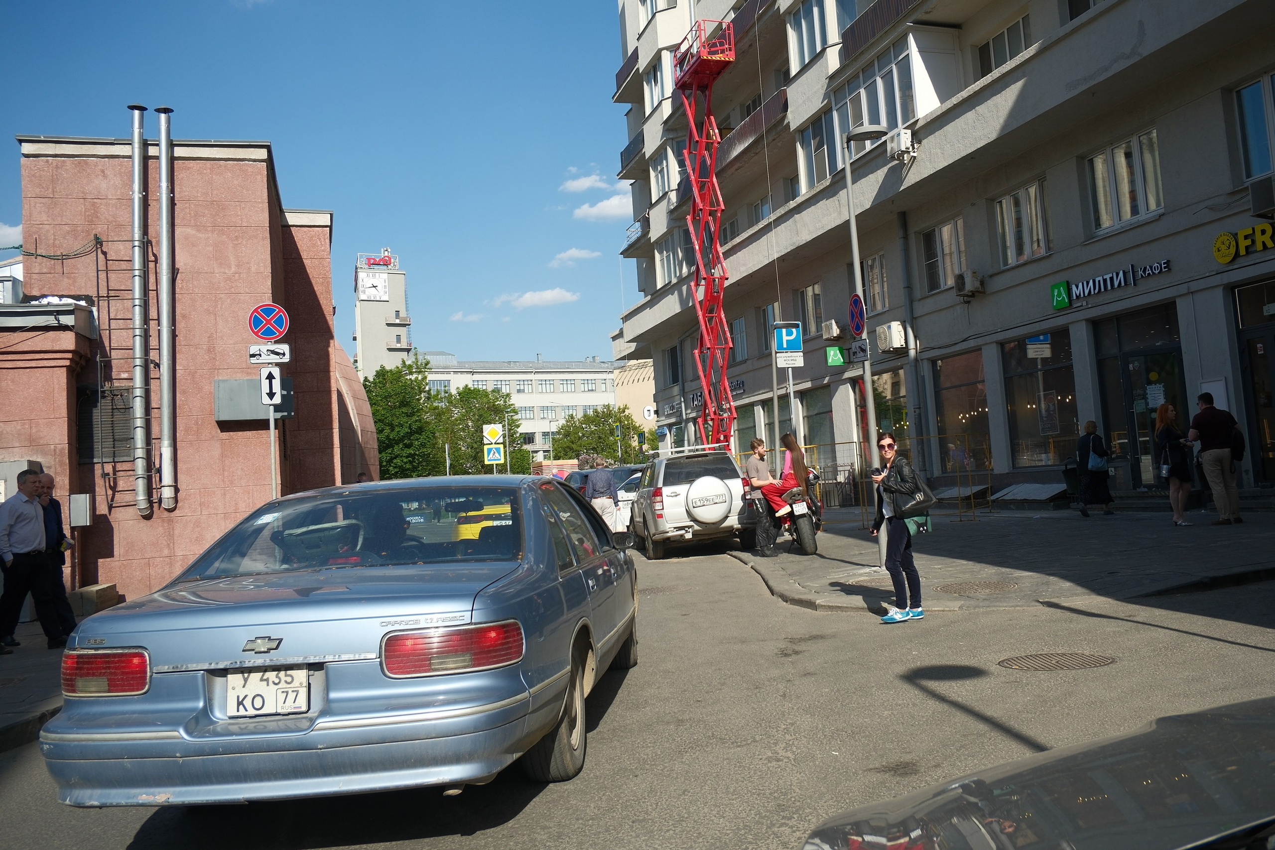 Улица, люди, жизнь…