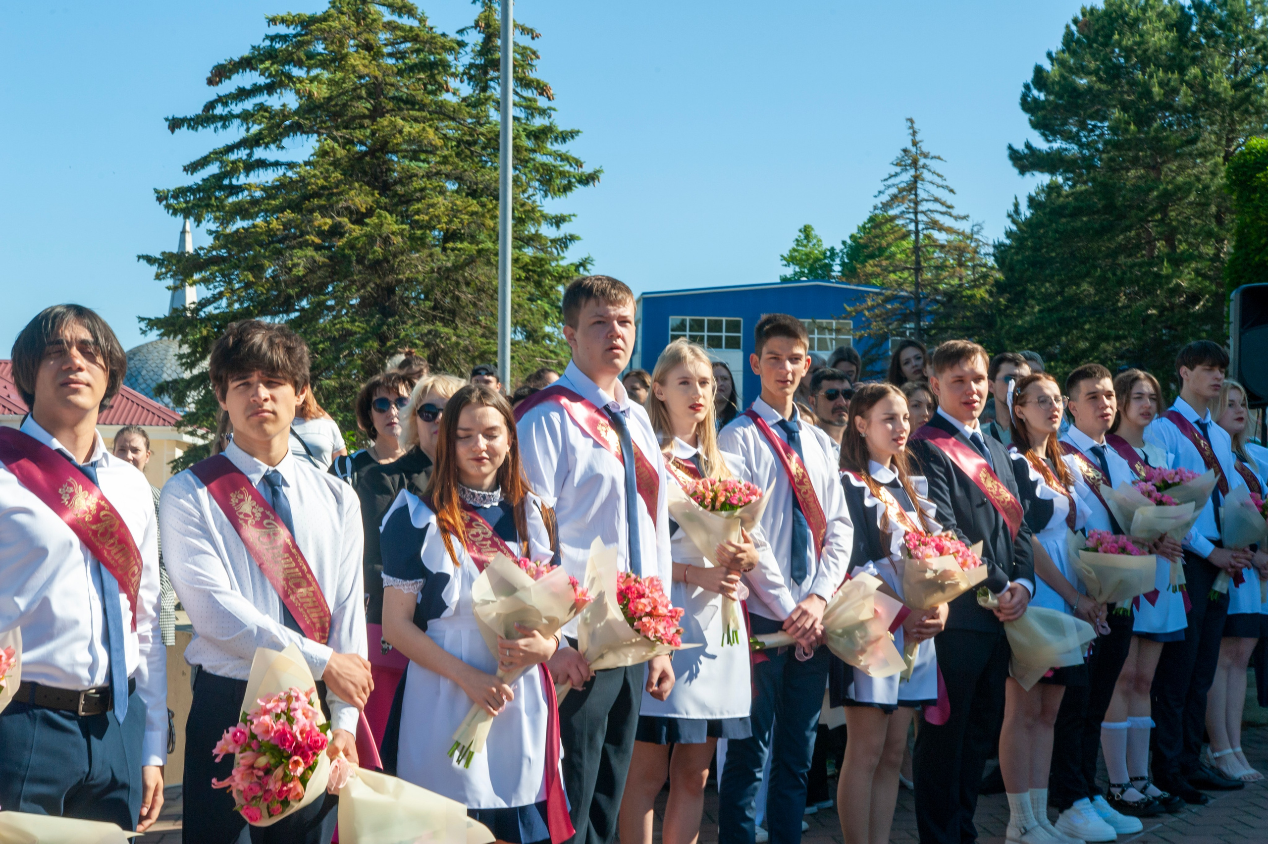 Последний Звонок МАОУ СОШ № 17 им. Эдуарда Есаяна — Архипо-Осиповка. Свадебный и семейный фотограф Денис Лукьянов в Краснодаре, Краснодарском крае и Республике Крым