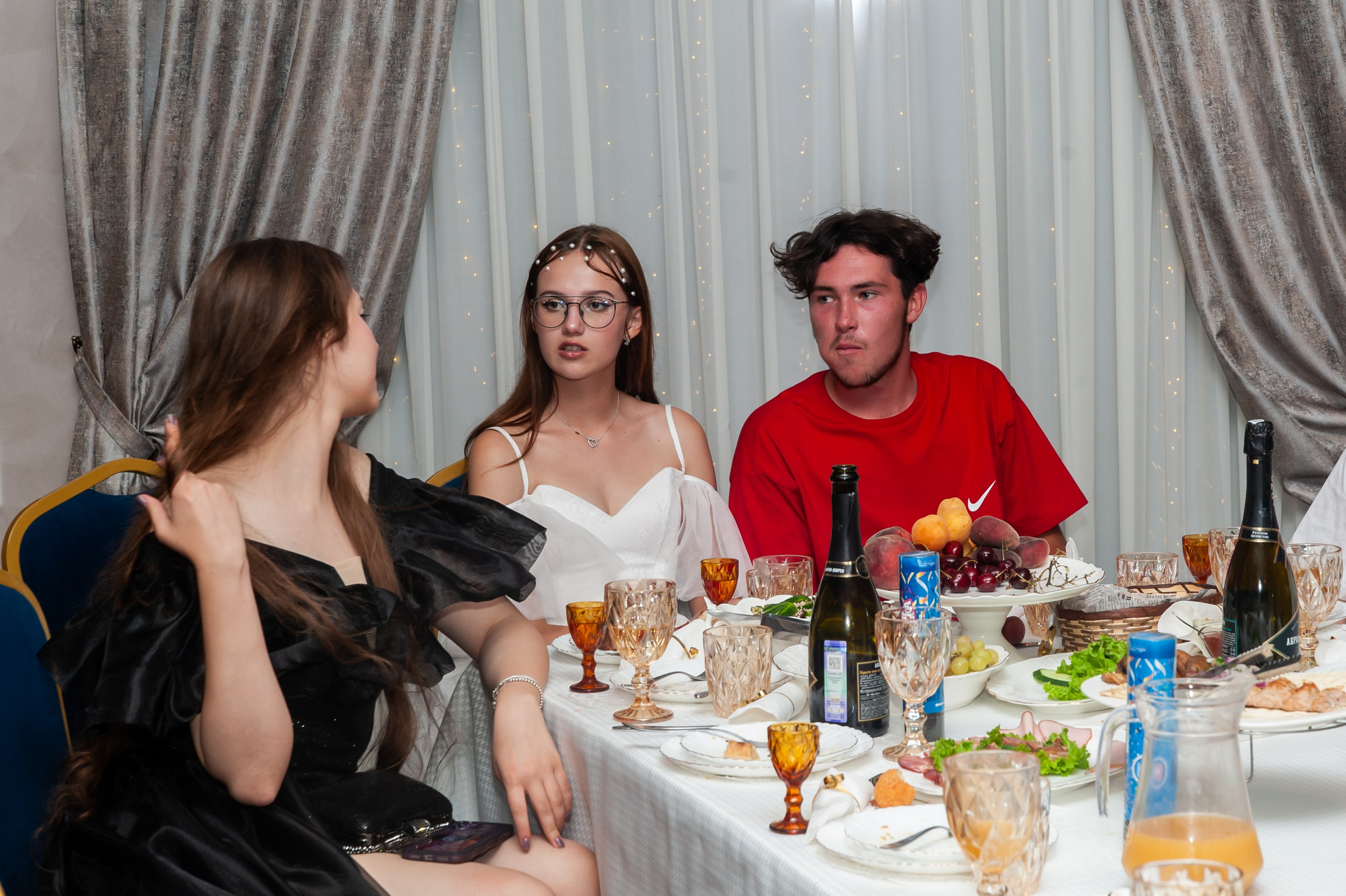 Выпускной МАОУ СОШ № 17 им. Эдуарда Есаяна. Свадебный и семейный фотограф Денис Лукьянов в Краснодаре, Краснодарском крае и Республике Крым