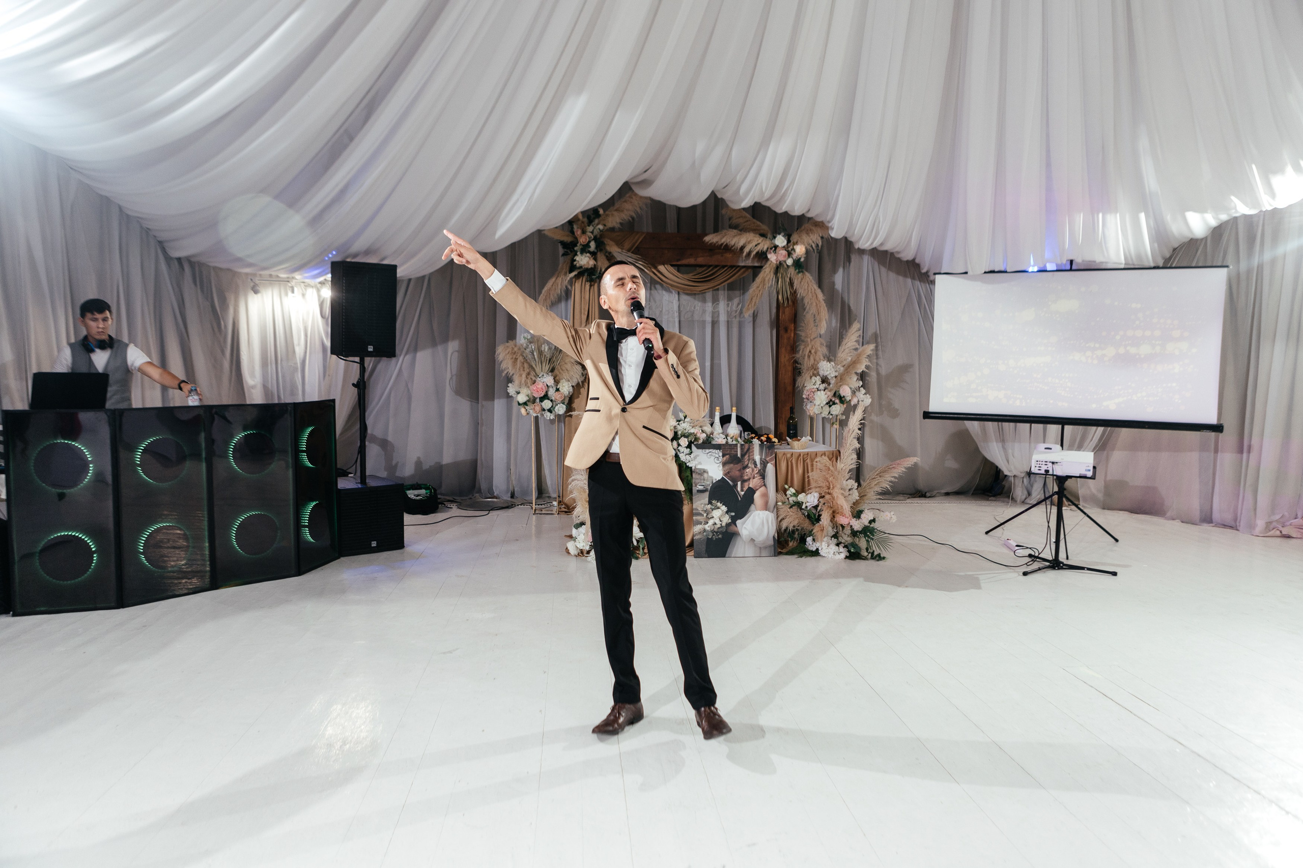 Свадебный фотограф Уфа — Руслан ГабдлисламовЖивые эмоции, красивые кадры, воспоминания на всю жизнь.Работаю по всей Республике Башкортоста. Свадебный фотограф Уфа Руслан Габдлисламов