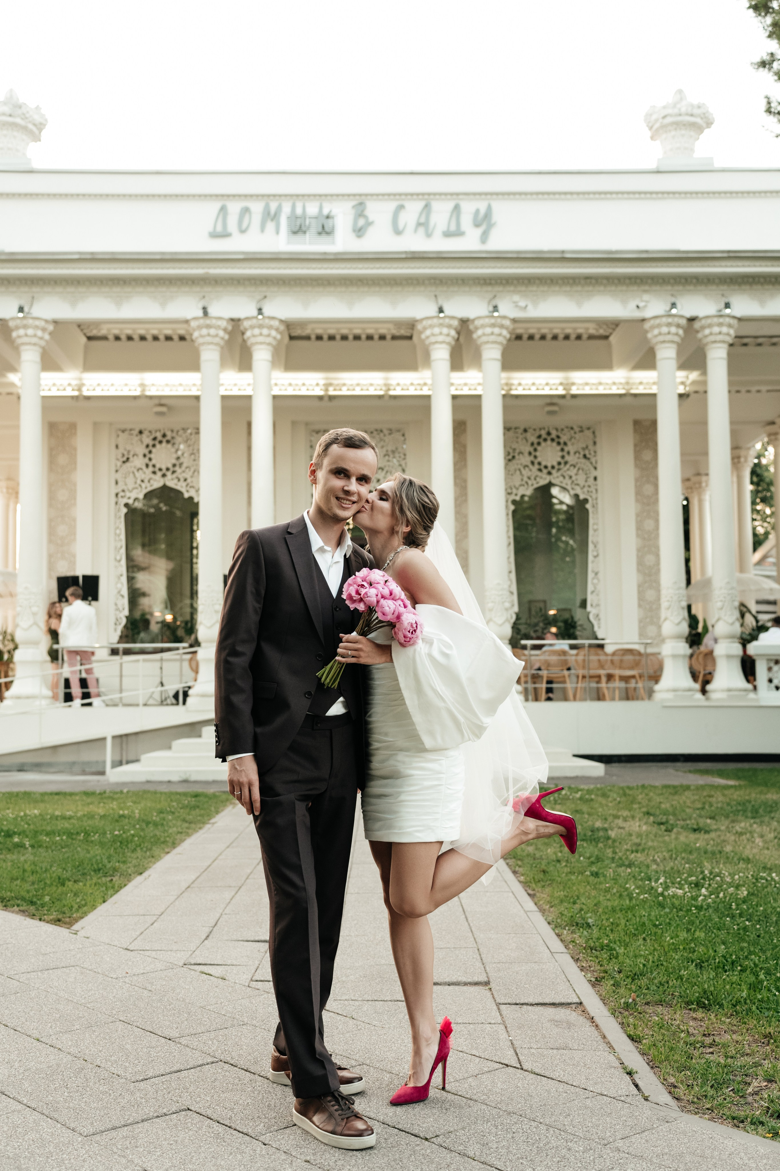 Ресторан Домик в саду, ВДНХ. Свадебный фотограф Москва Александра Аверкова