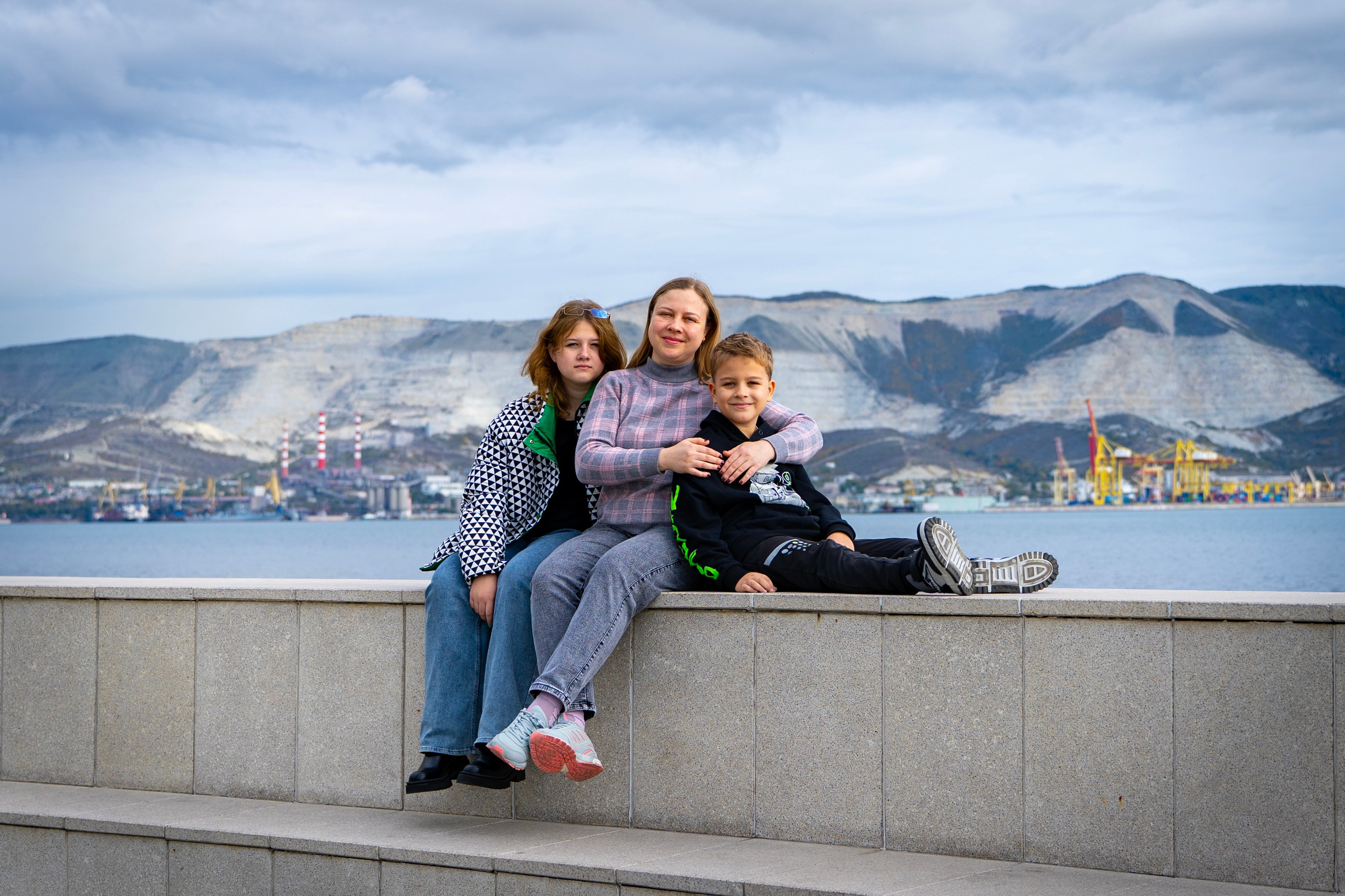 Фотосессия в Новороссийске осенью. Семейный и детский фотограф Екатерина Черняева. Снимаю портреты, love story, фотопрогулки, работаю на улице, в кафе, студии, дома у клиента